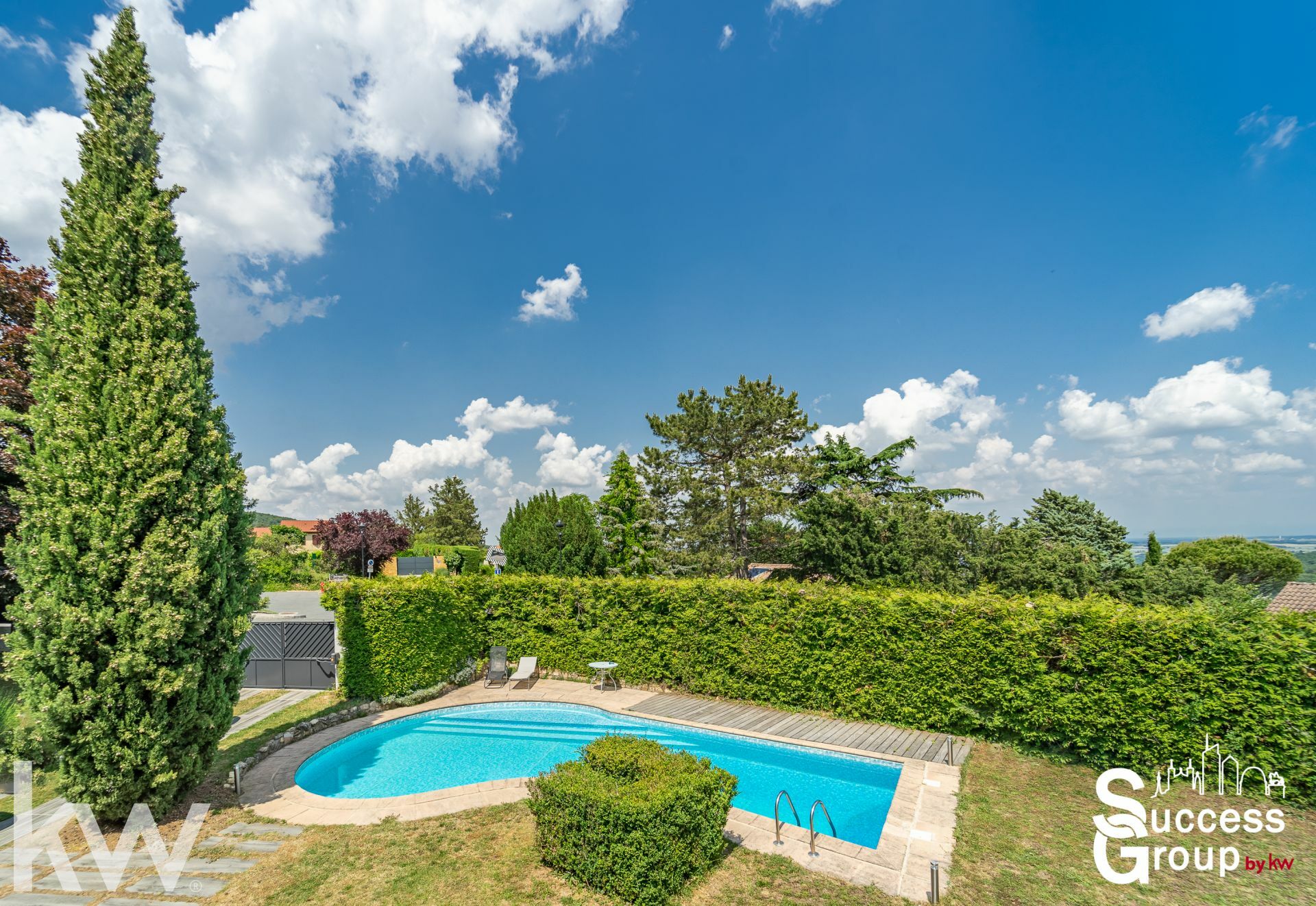 POLEYMIEUX AU MONT D’OR – Villa 6 pièces de 153 m² avec jardin et piscine