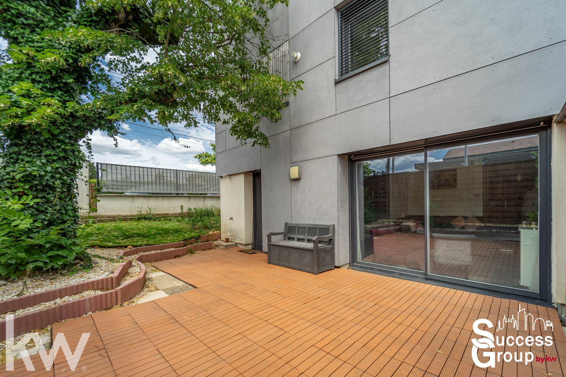 VILLEURBANNE – Appartement T3 de 72 m² avec terrasse et stationnement