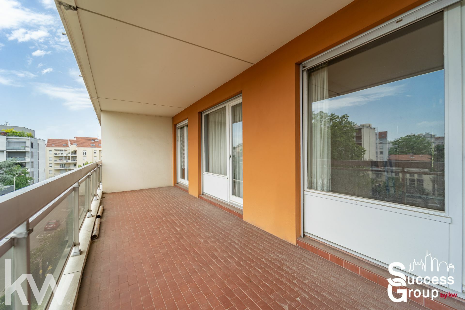 Lyon 8 – Appartement T6 de 142m² avec terrasse, balcon, cave et garage