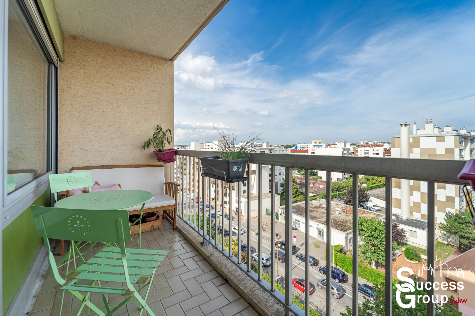 Lyon 08 – Appartement T3 de 67 m² avec balcon, cave et stationnement