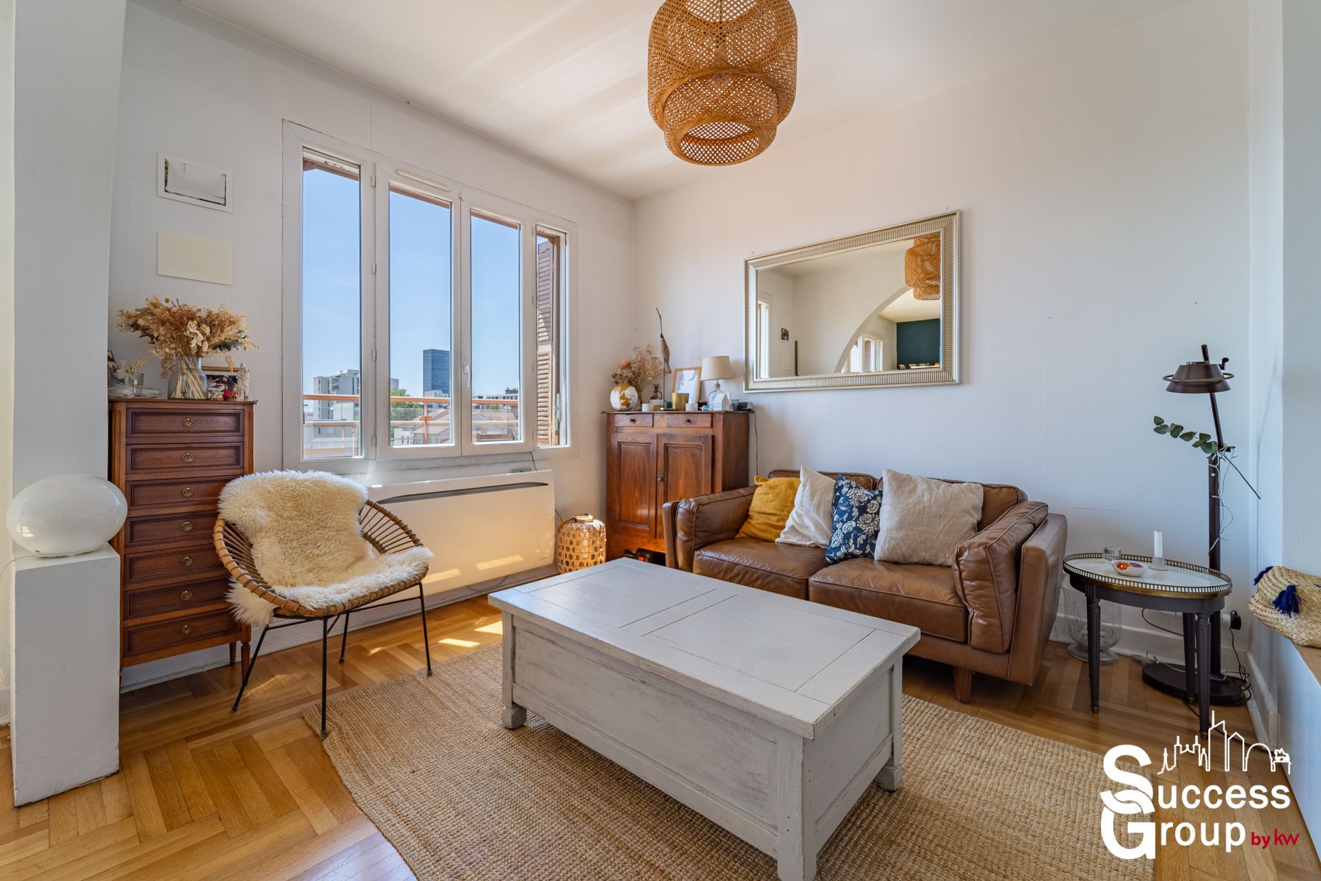 VILLEURBANNE – Appartement T4 de 83 m² au dernier étage avec balcon et cave