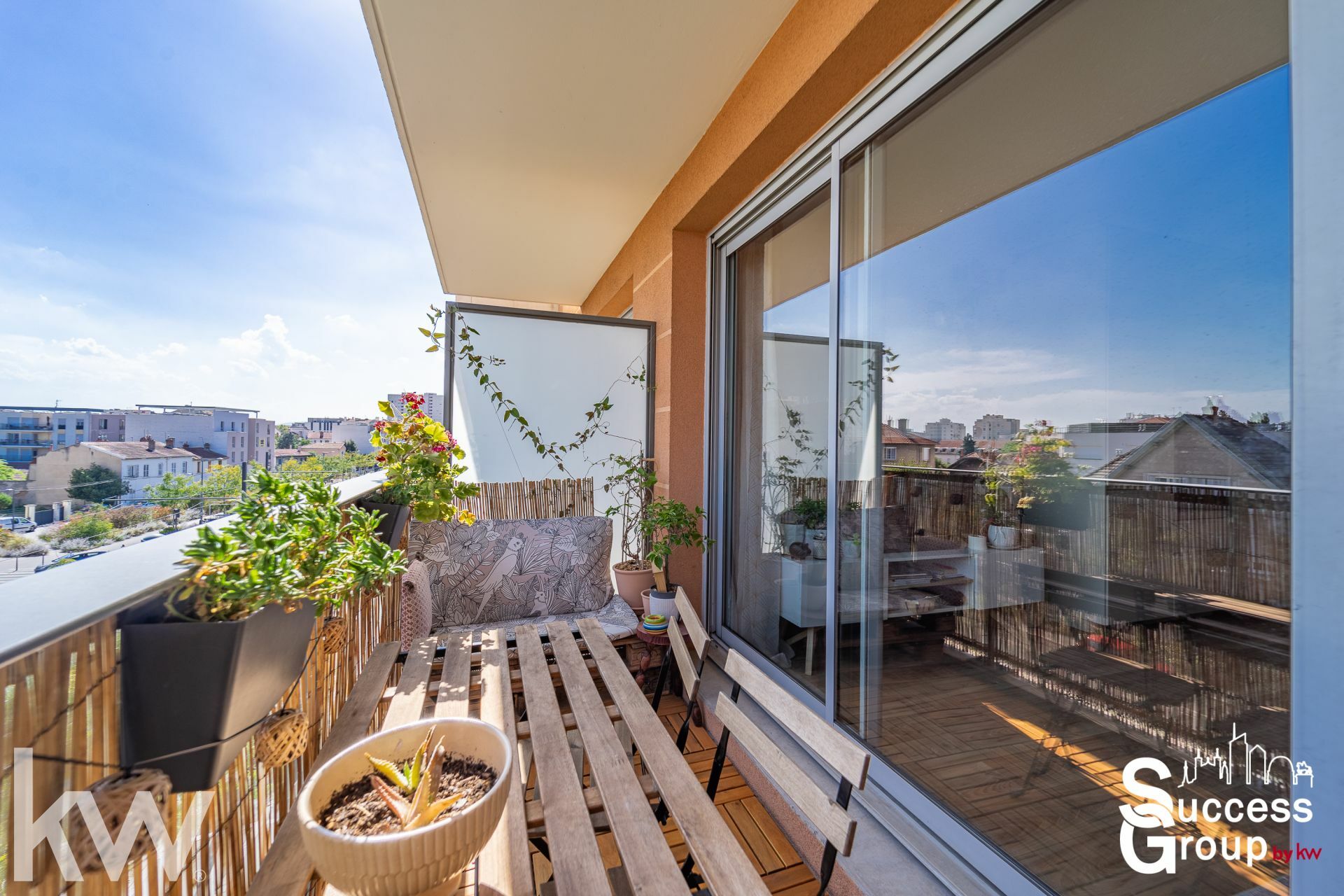 Lyon 08 – Appartement T2 de 39m² avec balcon et garage