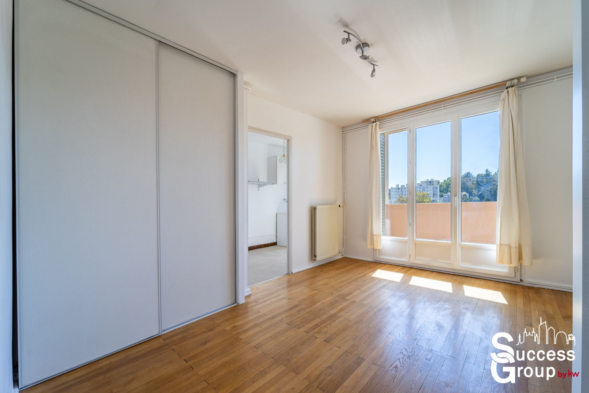 BRON – Appartement T2 de 39 m² avec balcon et cave