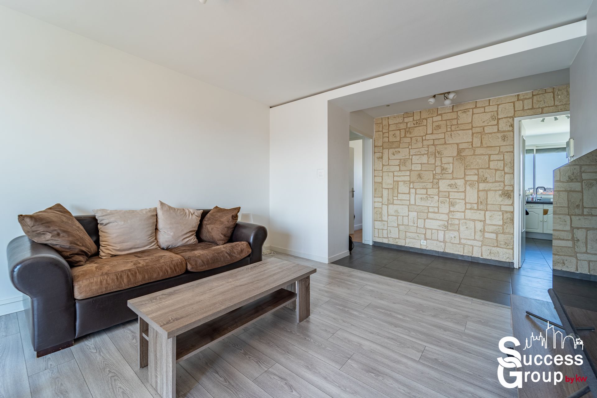 LYON 08 – Appartement T4 de 70 m² avec cave et terrasse