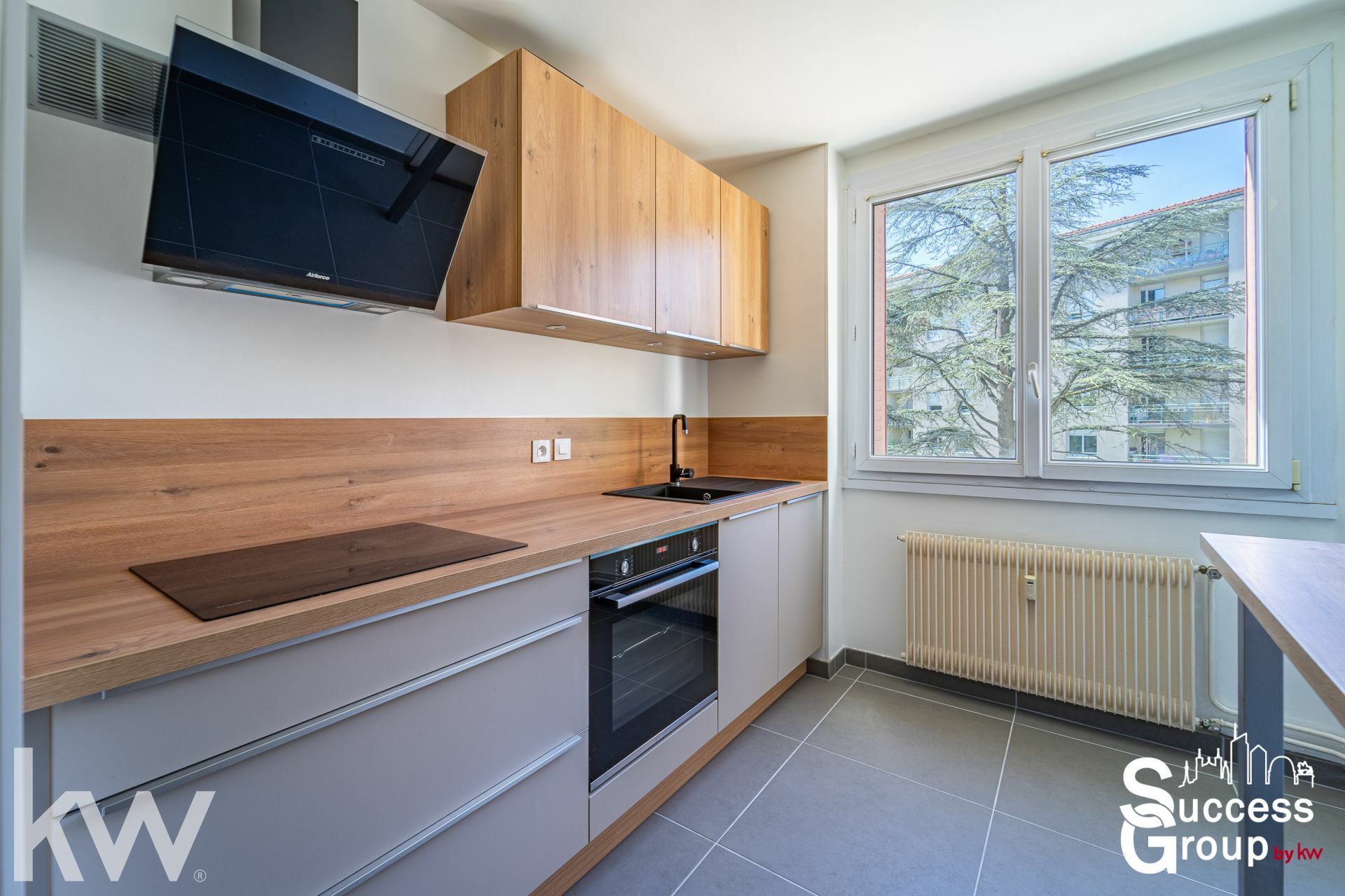 VILLEURBANNE – Appartement T2 de 51 m²  avec balcon, cave et garage