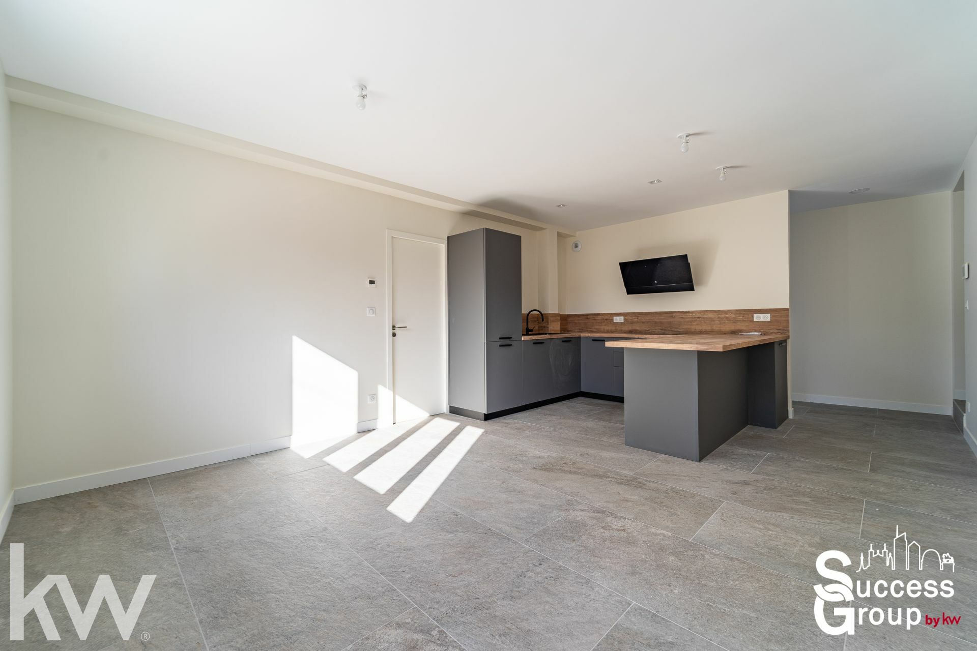 CRAPONNE – Appartement T5 de 91 m², entièrement remis à neuf