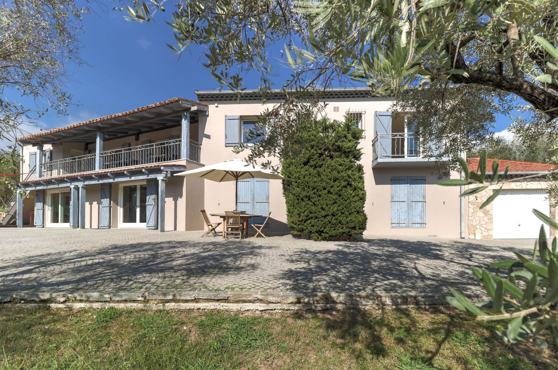 Vente Maison 310m² 8 Pièces à Châteauneuf-Grasse (06740) - Keller Williams