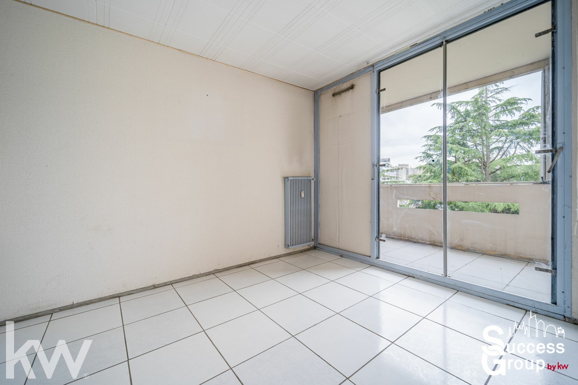 VAULX EN VELIN – Appartement T5 de 86 m² avec cave, balcon et garage fermé