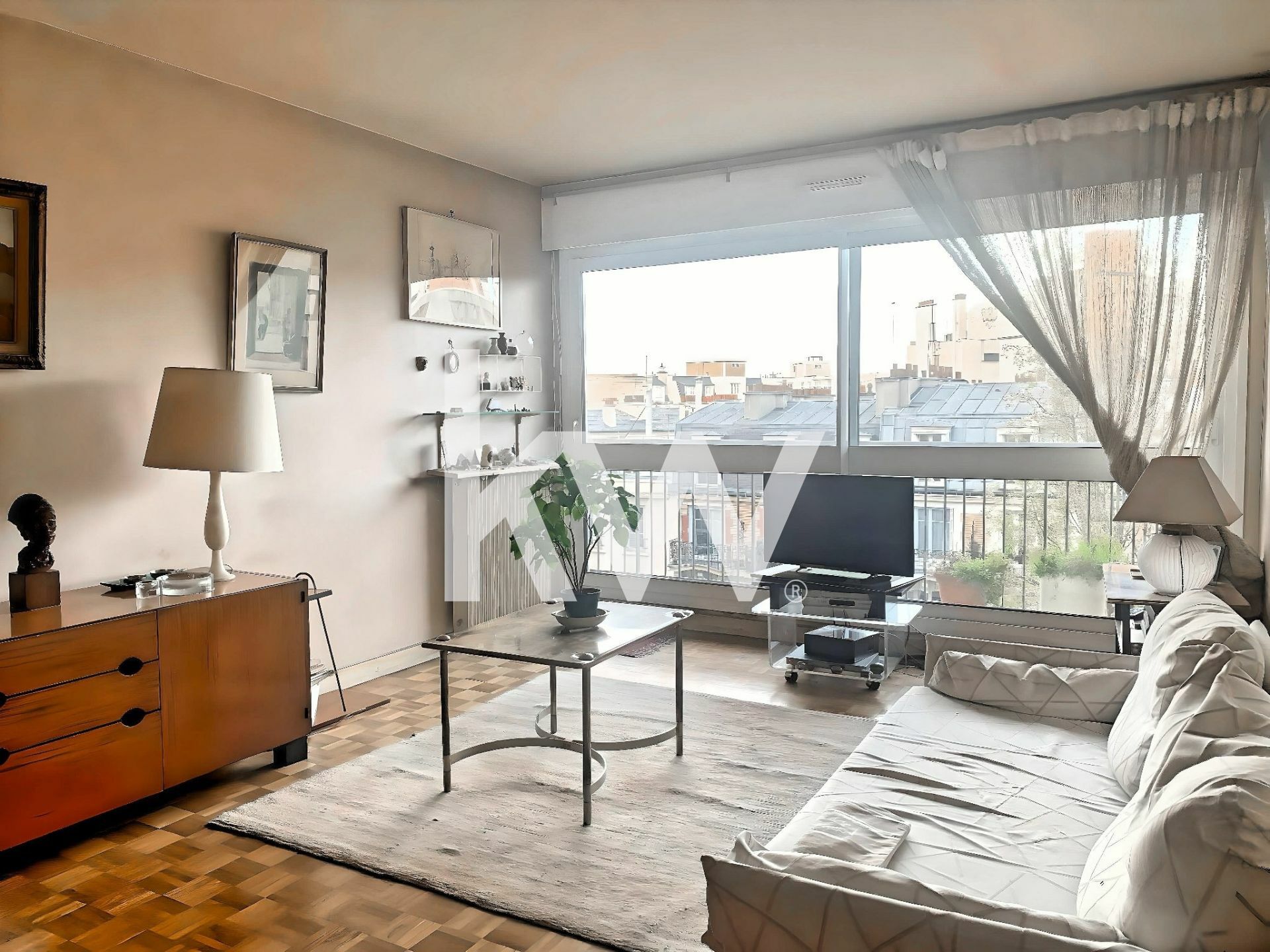 Appartement 2 pièces (57 m²) en vente dans le 18e arrondissement de Paris (1/16)