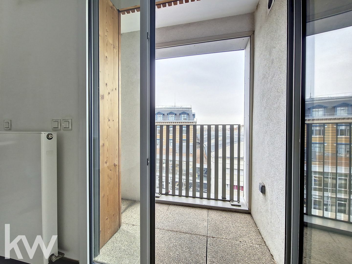LYON 08 – Appartement T2 de 39 m² en très bon état avec loggia, et garage