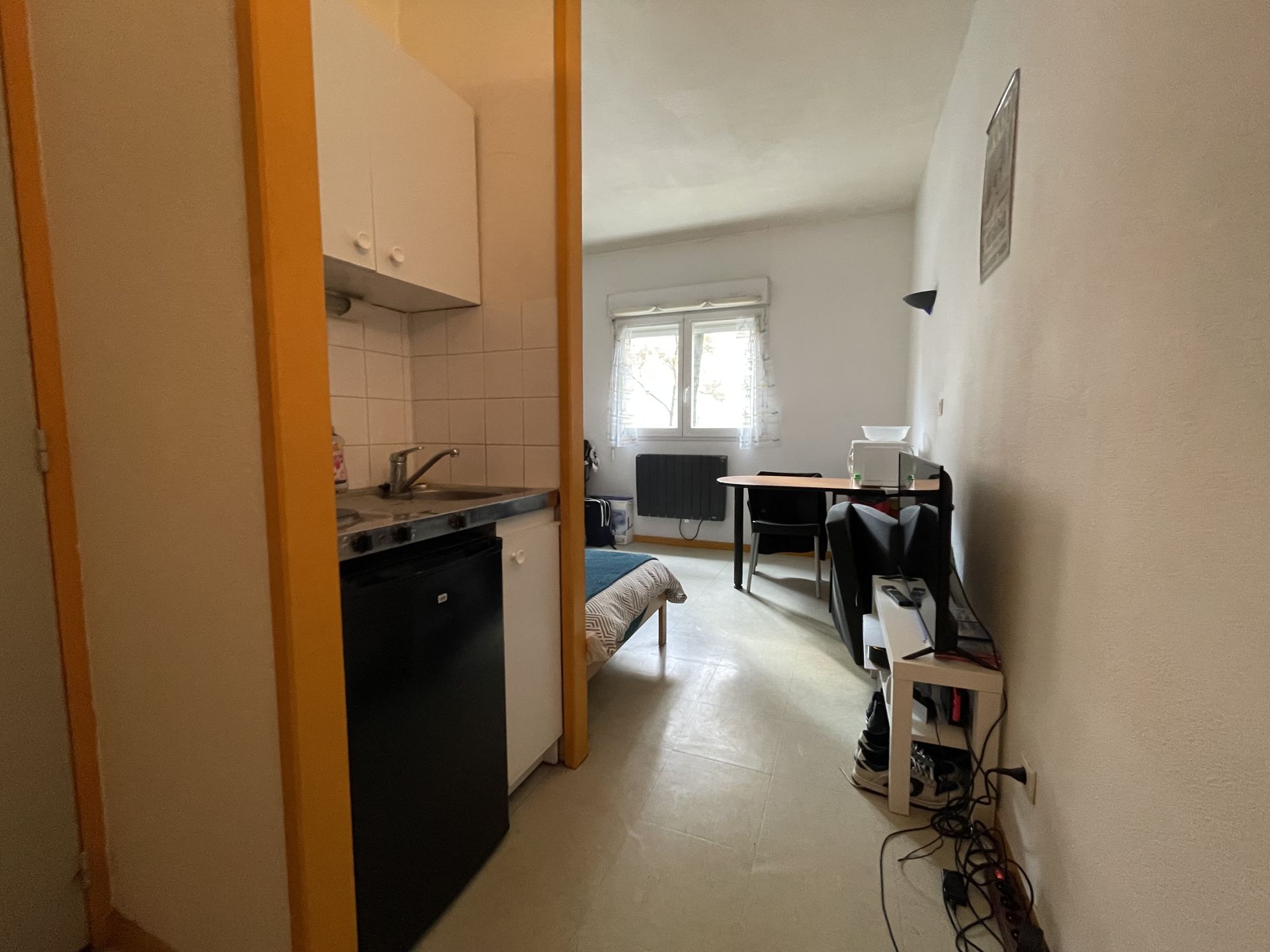 BRON – Appartement 1 pièce de 18 m² avec une kitchenette