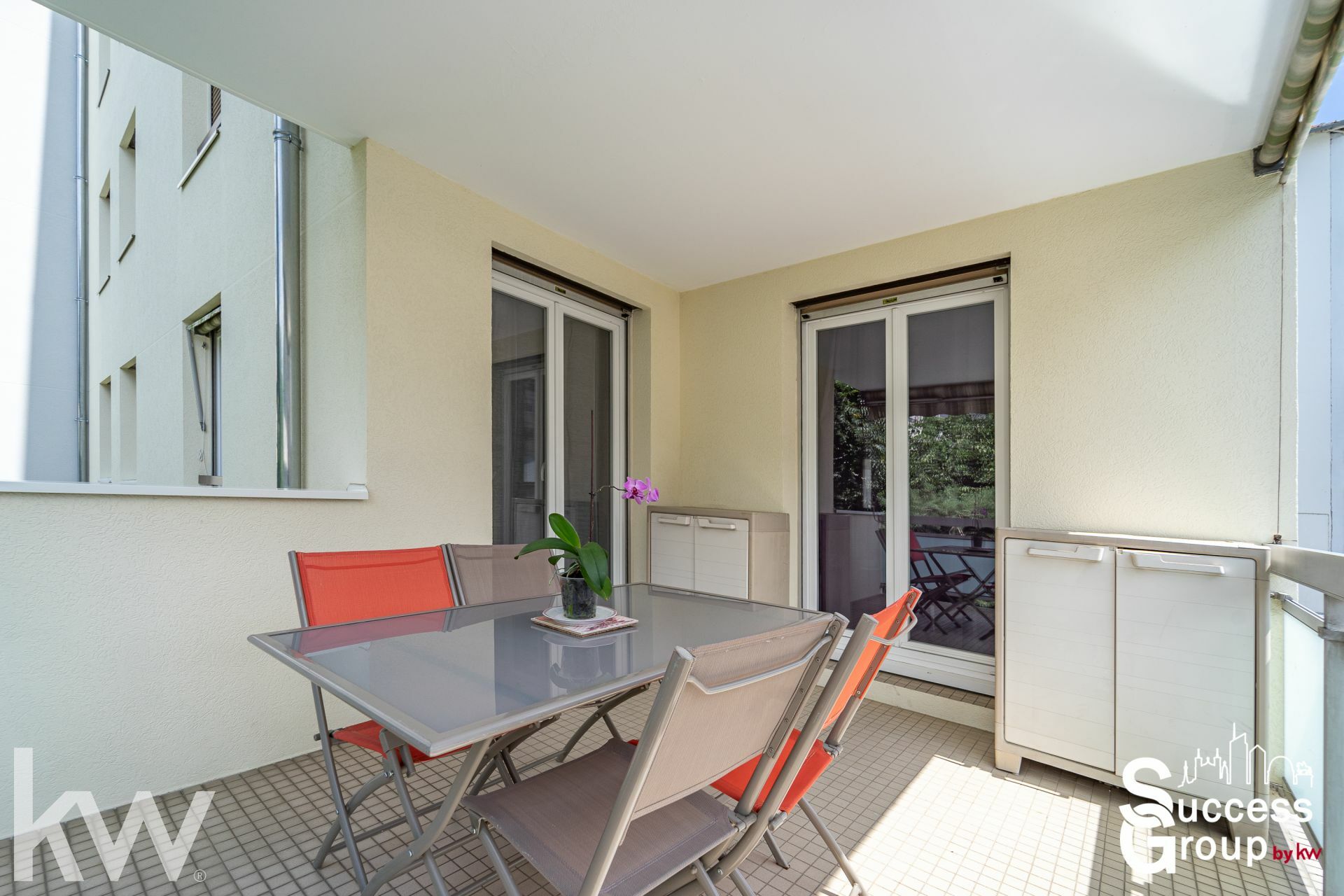 Lyon 07 – Appartement  T4  de 90 m² avec terrasse et stationnement.