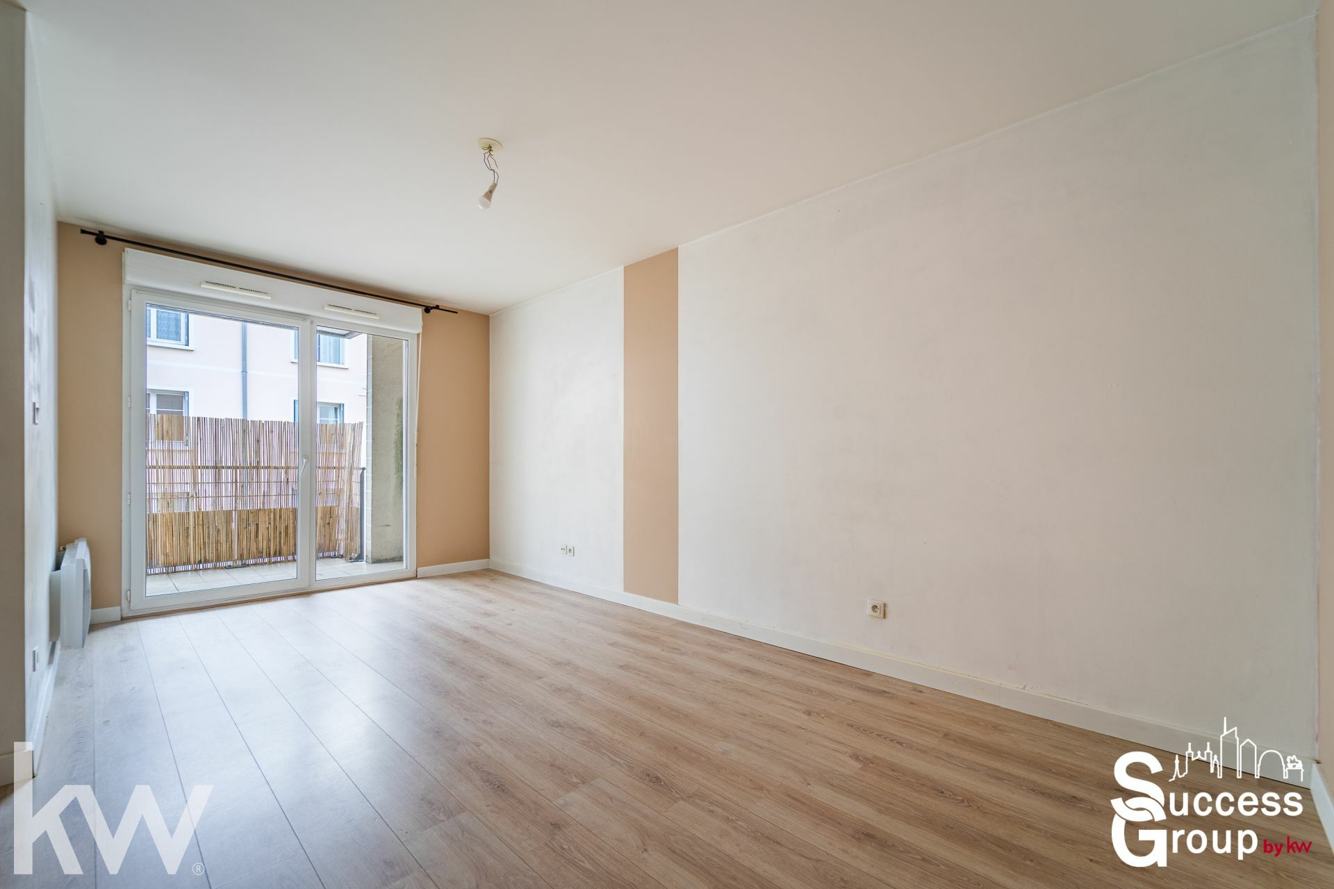 VILLEURBANNE – Appartement T2 de 47 m² lumineux avec balcon, cave et garage