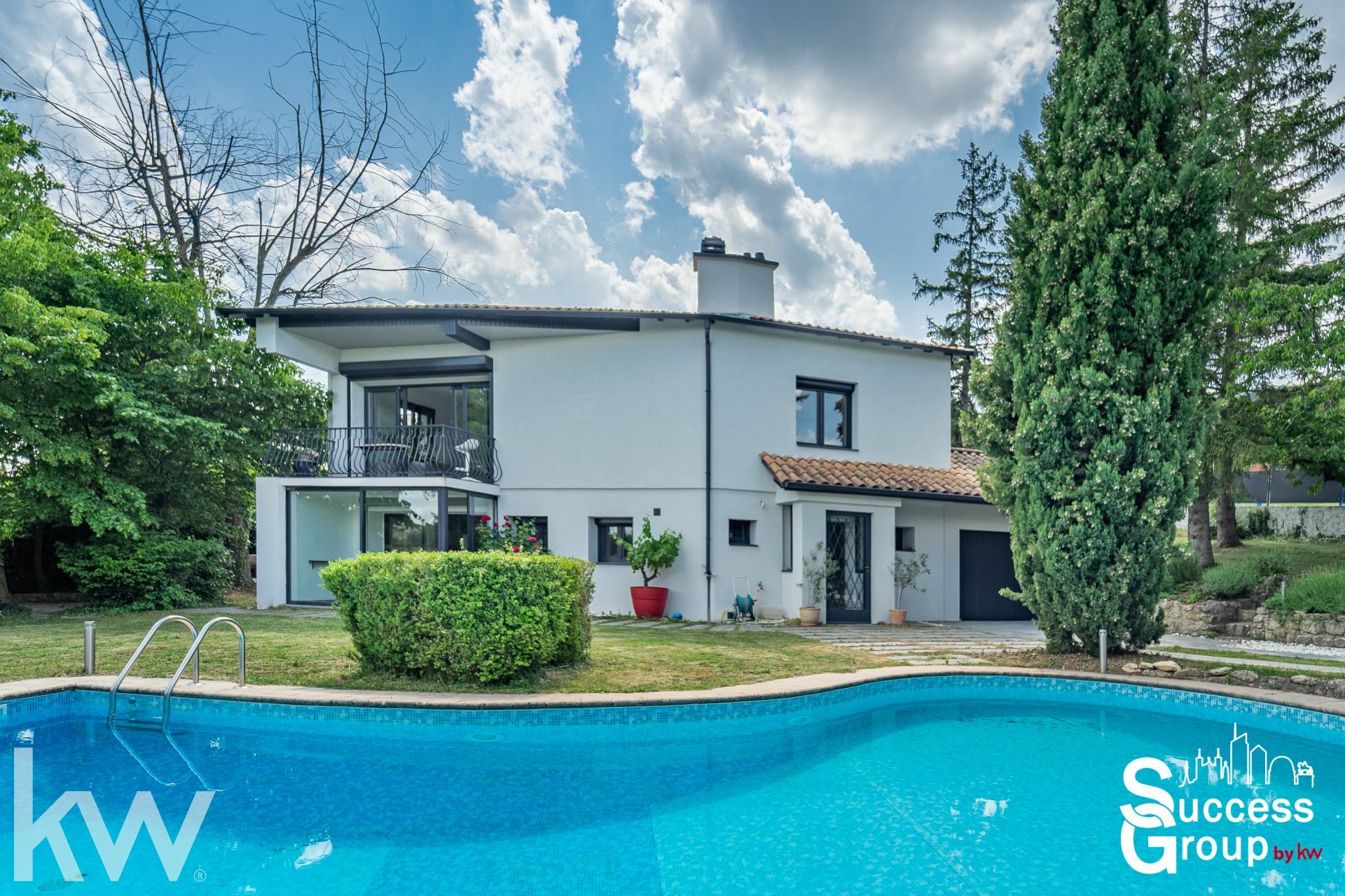 POLEYMIEUX AU MONT D’OR – Villa 6 pièces de 153 m² avec jardin et piscine