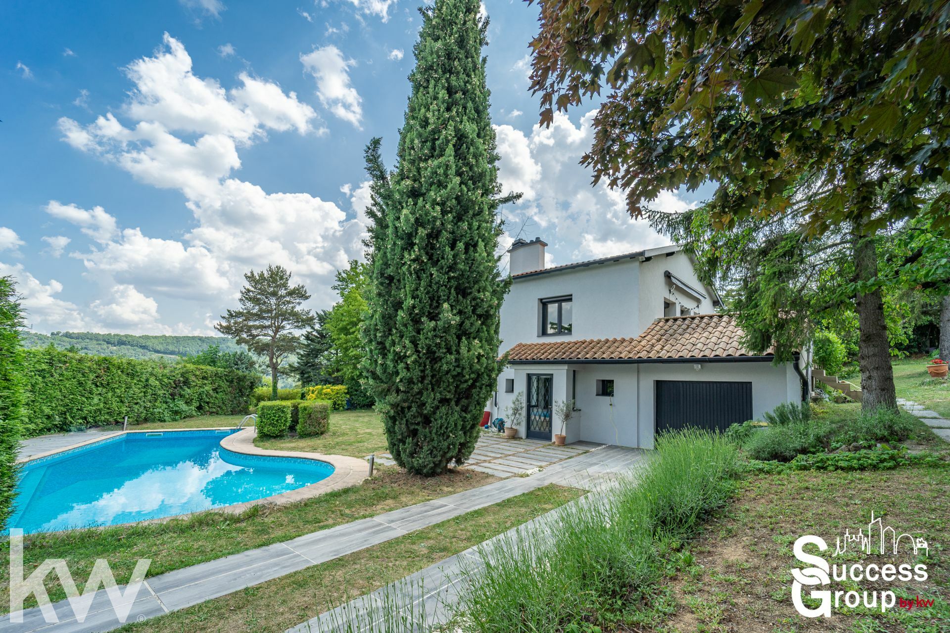 POLEYMIEUX AU MONT D’OR – Villa 6 pièces de 153 m² avec jardin et piscine