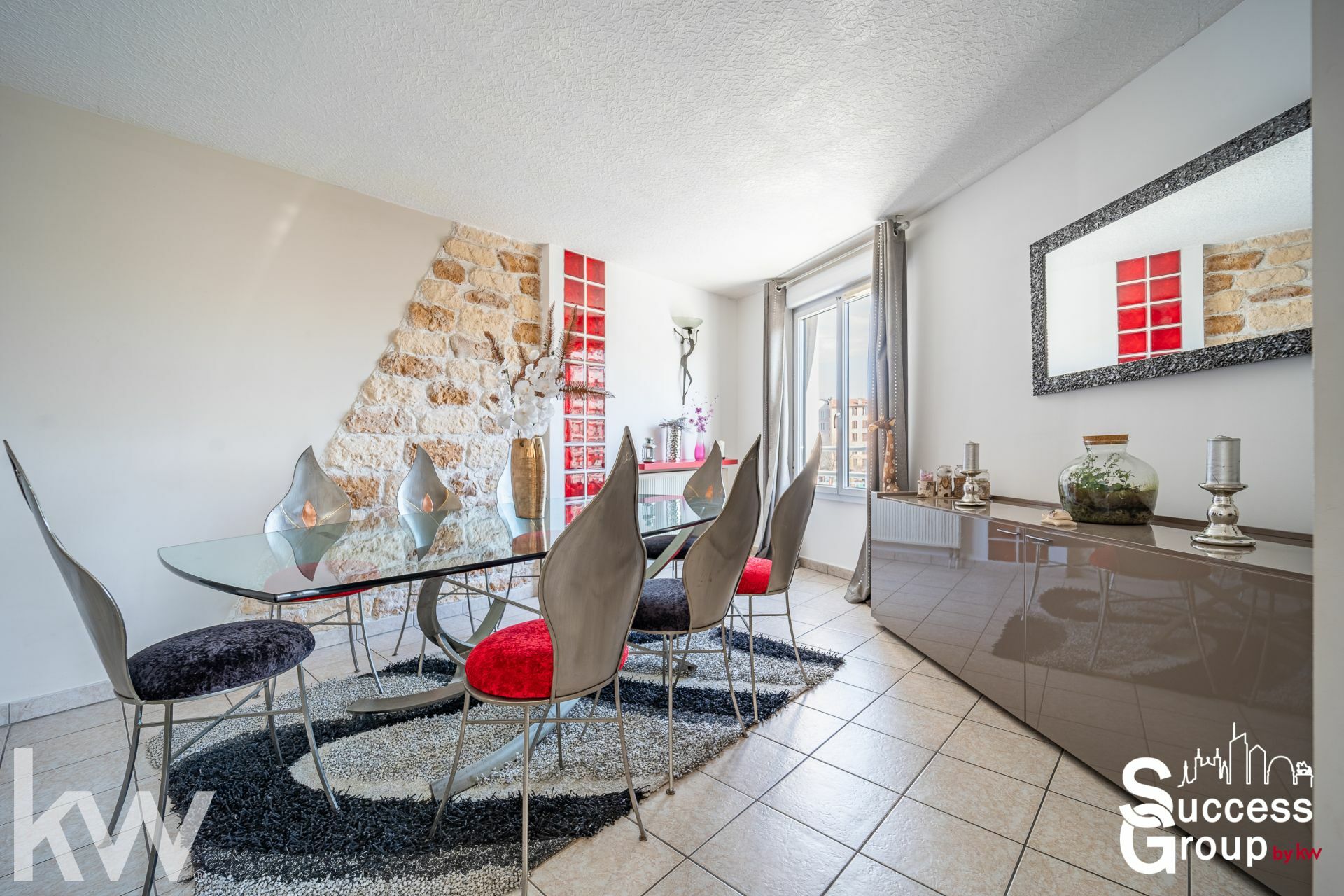 VILLEURBANNE – Appartement T4 /T5 de 106 m² avec balcon et garage