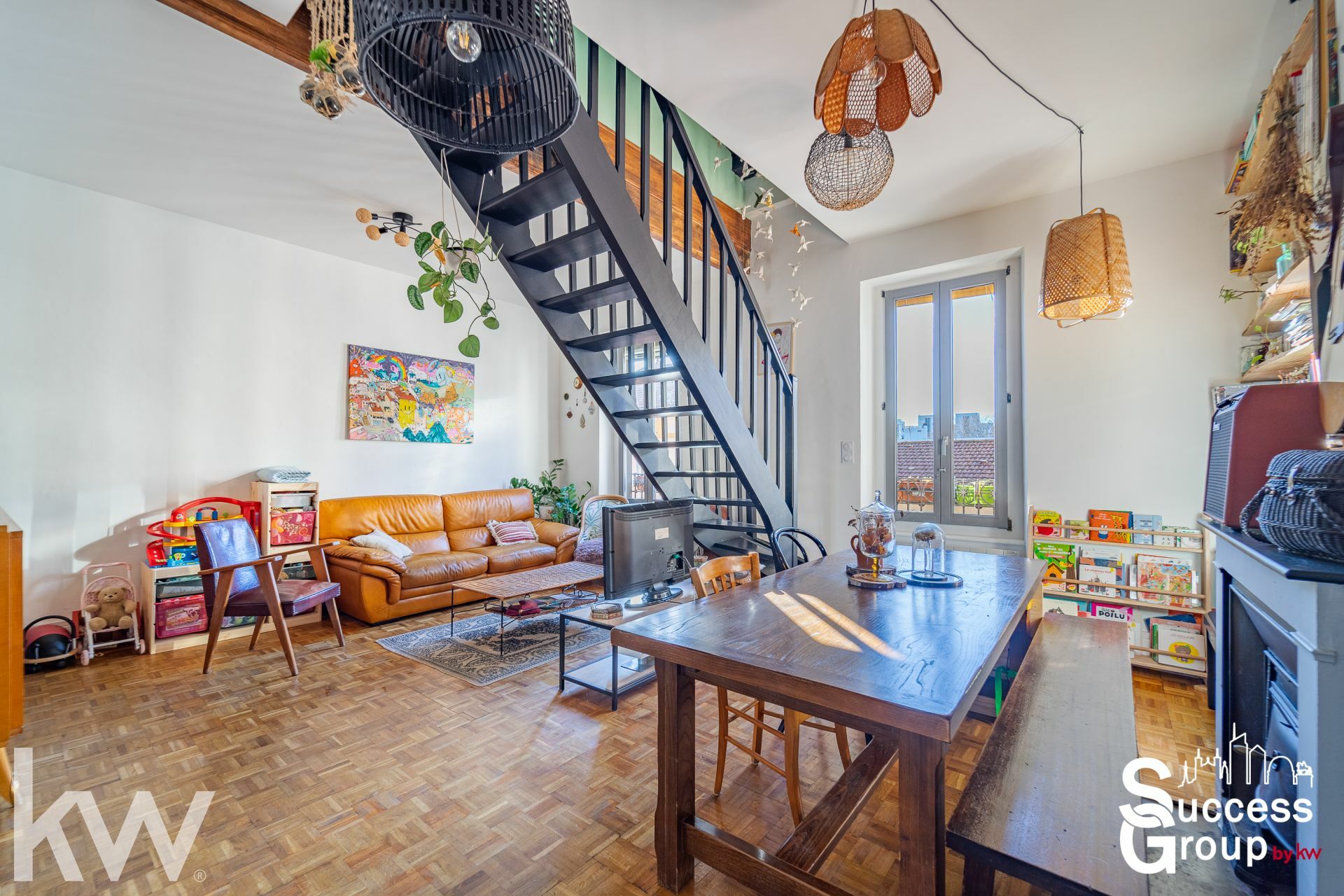 VILLEURBANNE – Appartement T5 de 104,8 m² en bon états + 10,4 m² à aménager