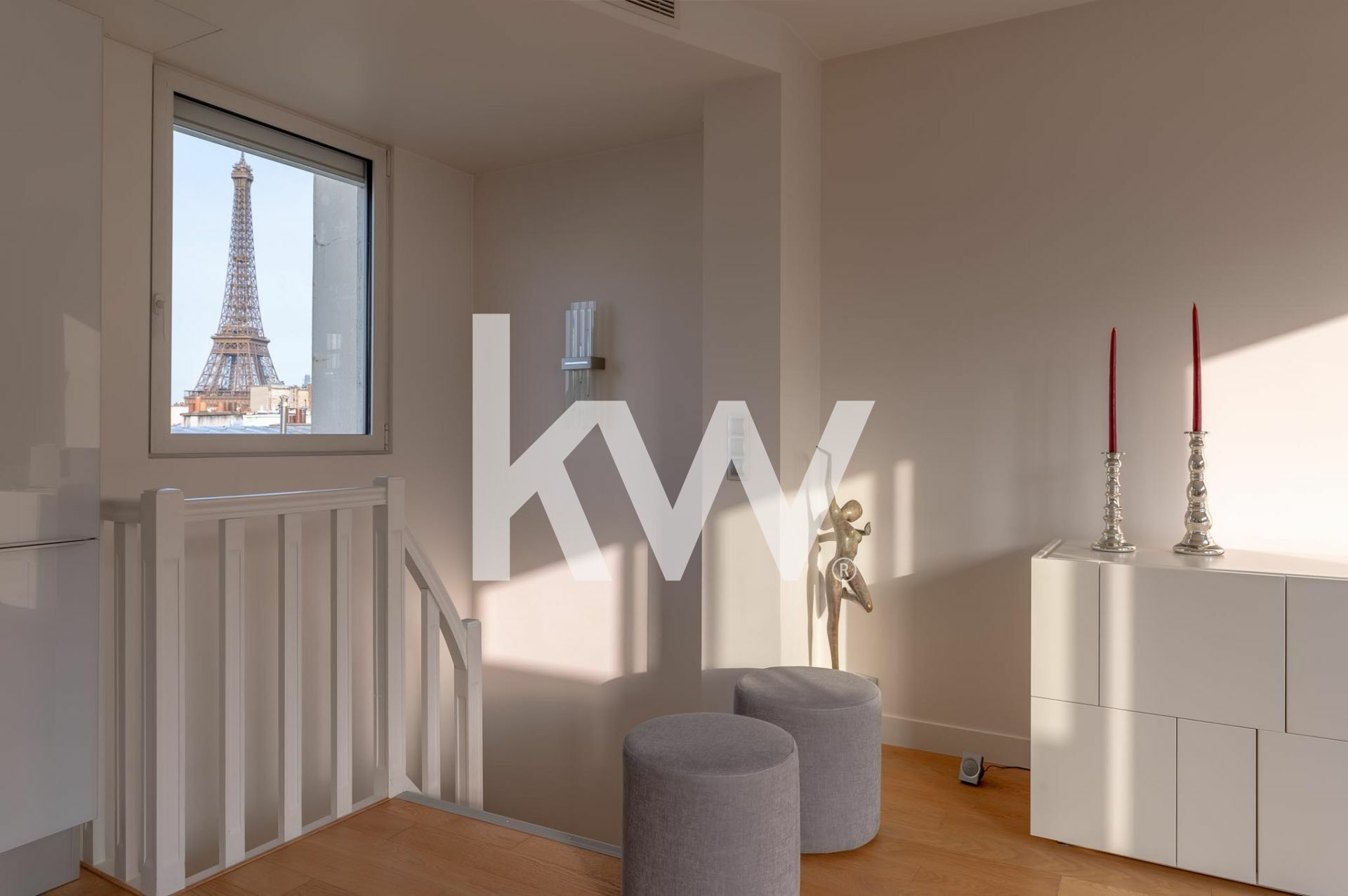 Magnifique duplex dernier étage avec terrasse et vue Tour Eiffel Paris 7 (7/16)