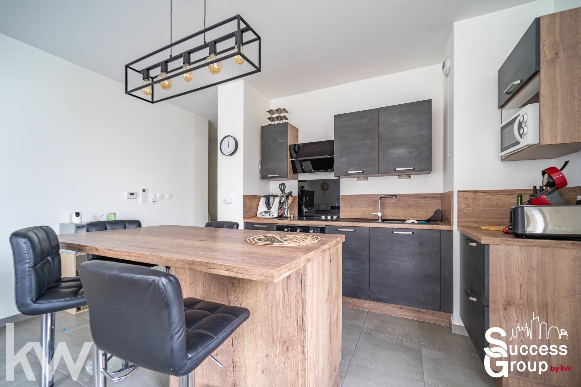 VILLEURBANNE –  Appartement T2 de 45 m² lumineux avec terrasse et garage