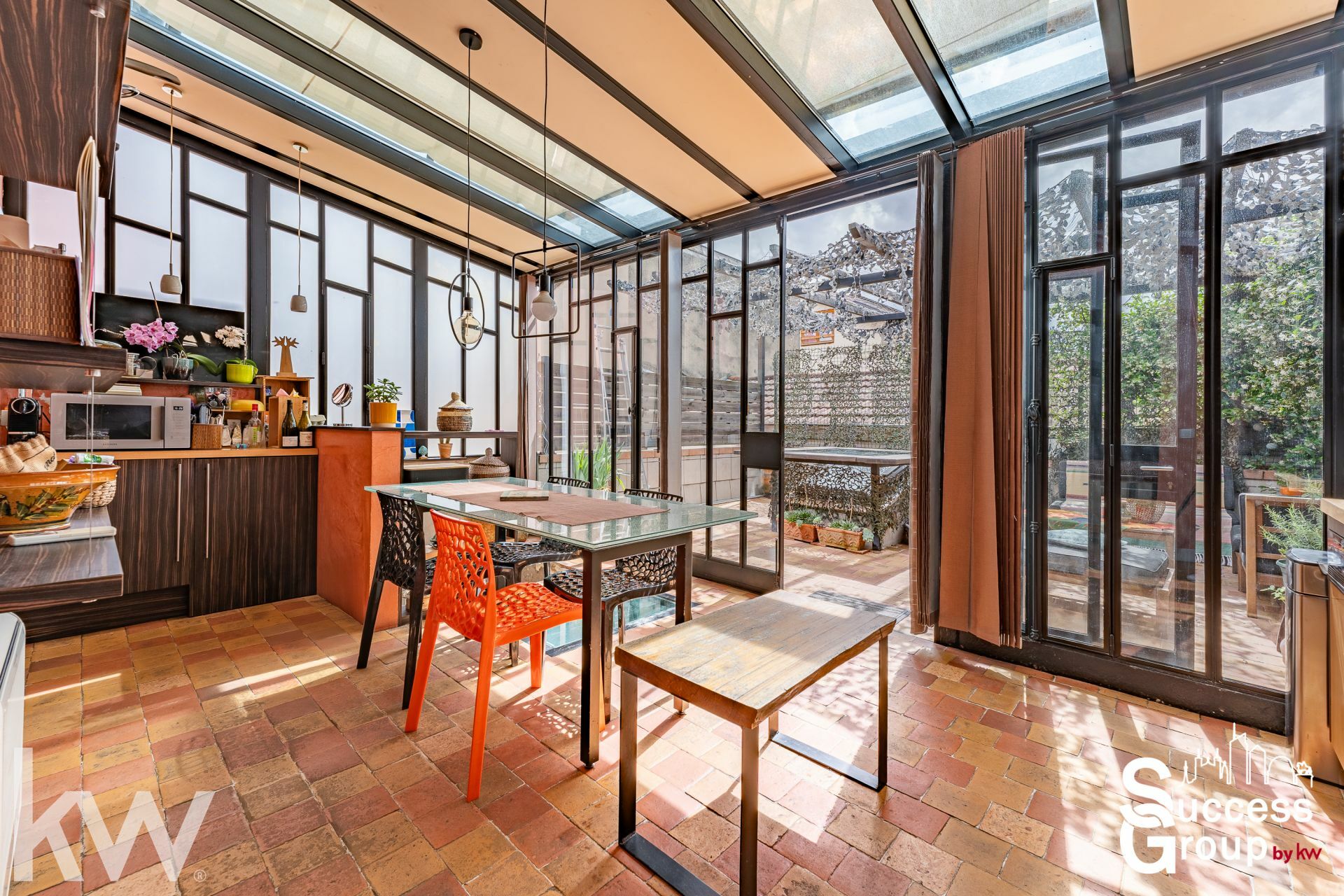 VILLEURBANNE – Maison 5 pièces de 160 m² avec terrasse, garage, cave