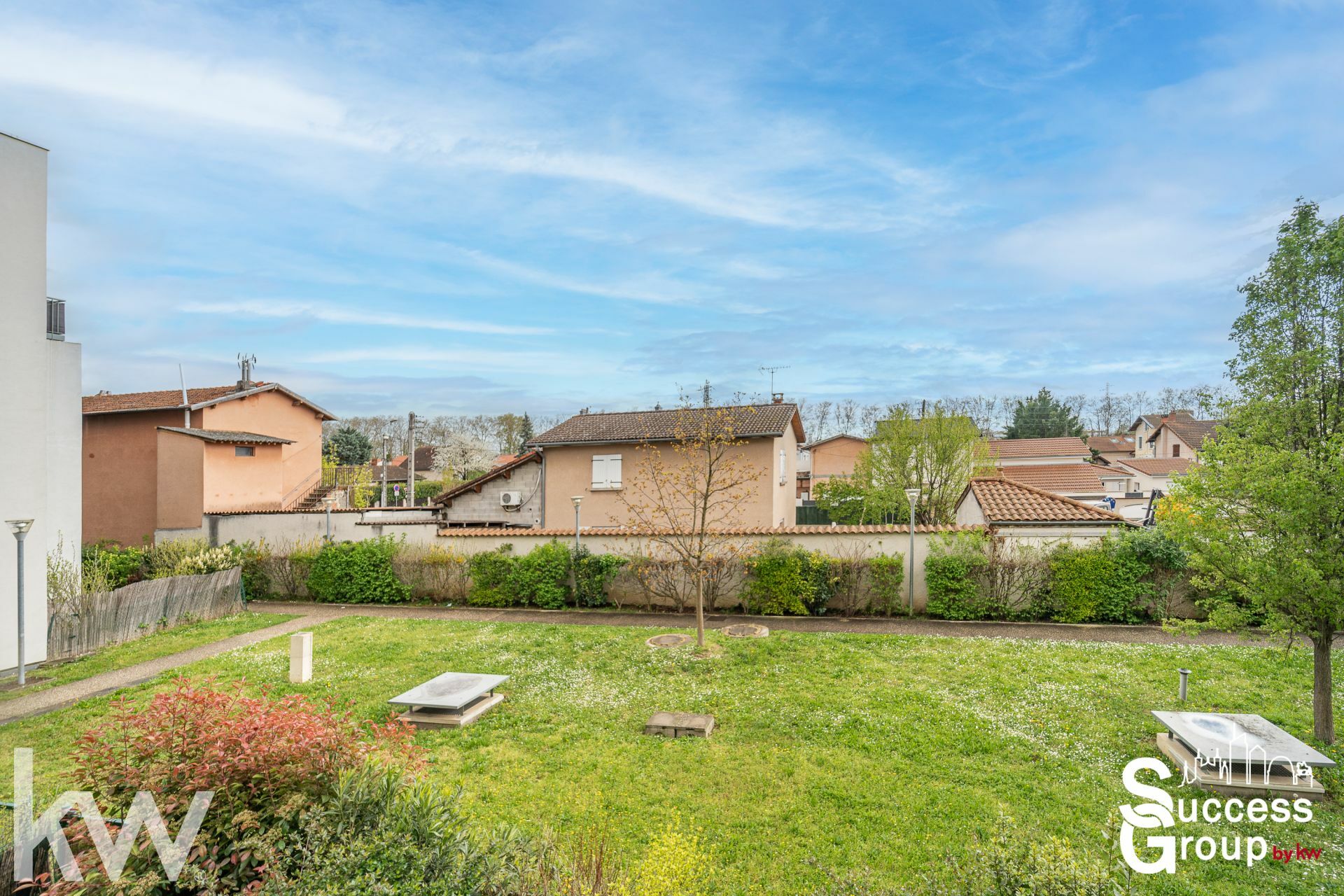 VAULX EN VELIN – Appartement T3 de 65 m² en bon état avec un grand balcon