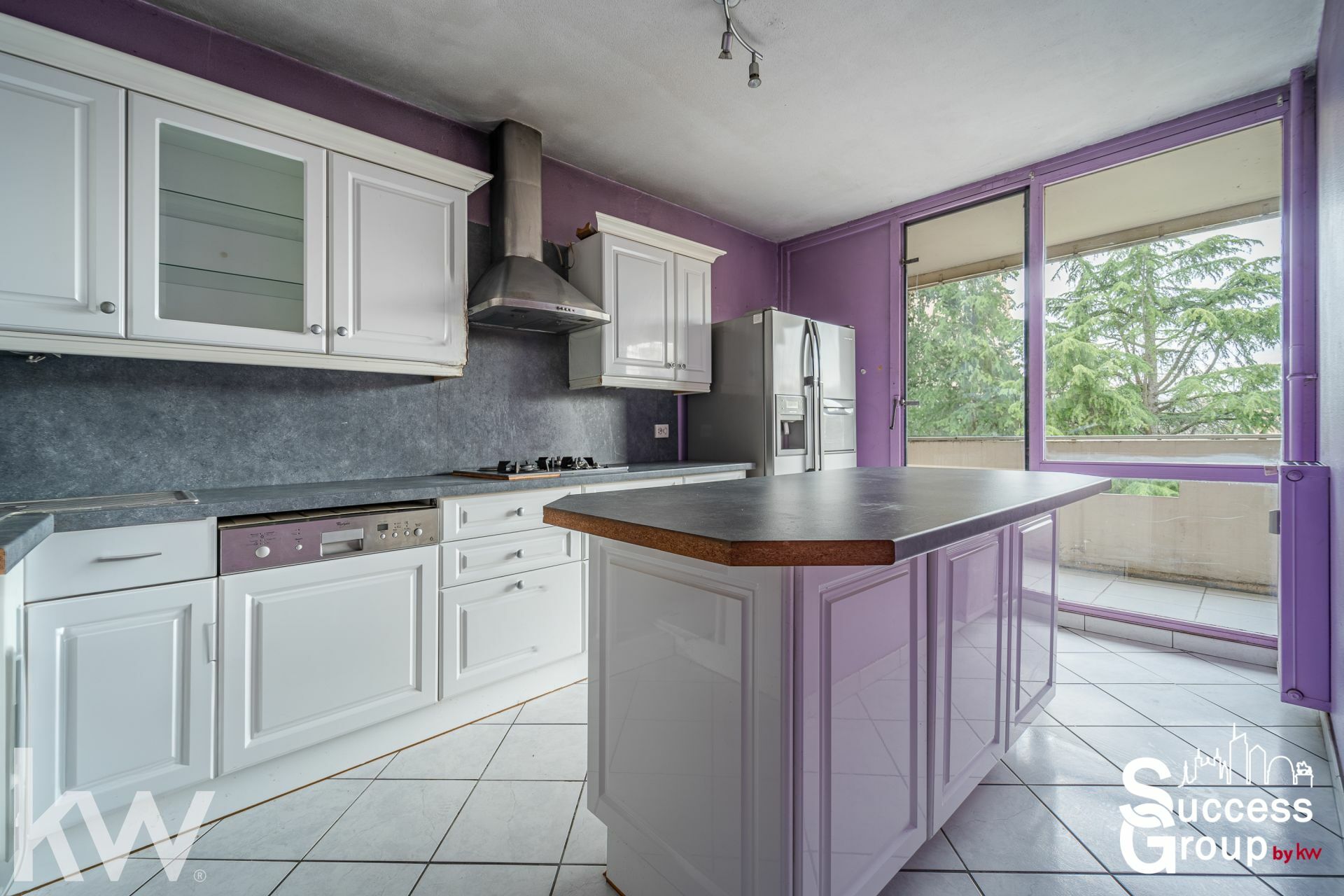 VAULX EN VELIN – Appartement T4 de 86 m² avec cave, balcon et garage fermé