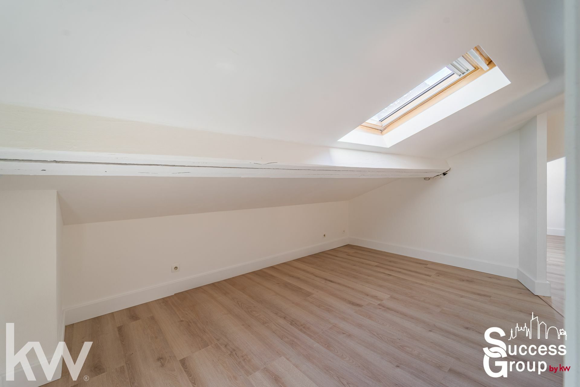 Lyon 2 AINAY  – T2 bis de 46m² au dernier étage