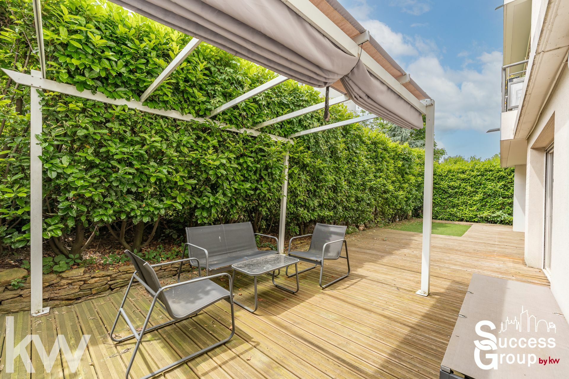 TASSIN LA DEMI LUNE – T4 de 92 m² avec une belle terrasse, jardin et garage