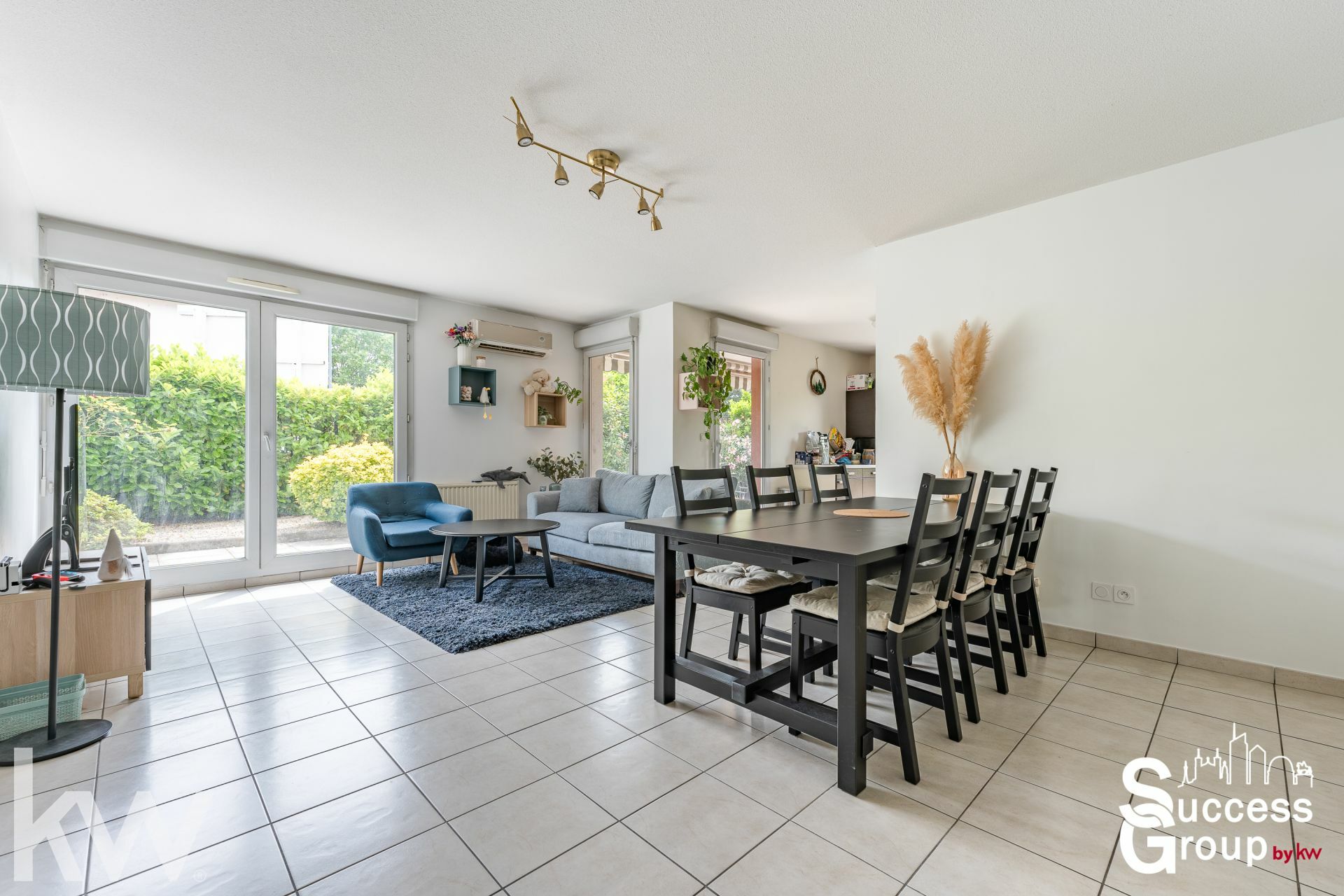 VENISSIEUX –  appartement T4 de 79 m² avec un vaste exterieur et un garage