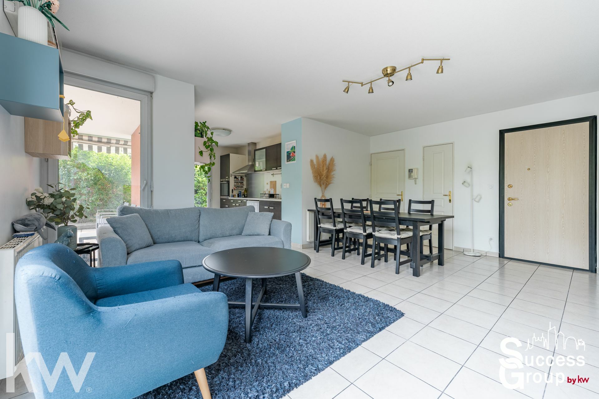 VENISSIEUX –  appartement T4 de 79 m² avec un vaste exterieur et un garage