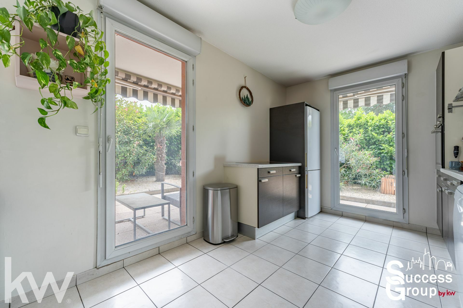 VENISSIEUX –  appartement T4 de 79 m² avec un vaste exterieur et un garage