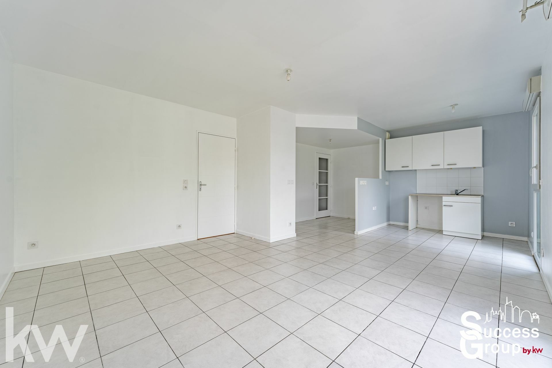 LYON 07 – Appartement 2 pièces de 57 m² avec un balcon et un garage