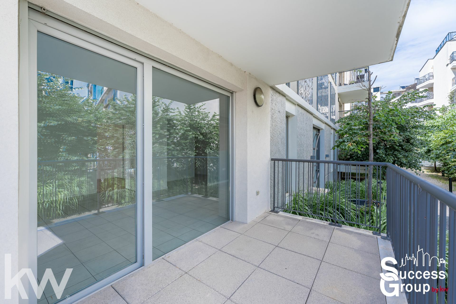 LYON 07 – Appartement 2 pièces de 57 m² avec un balcon et un garage