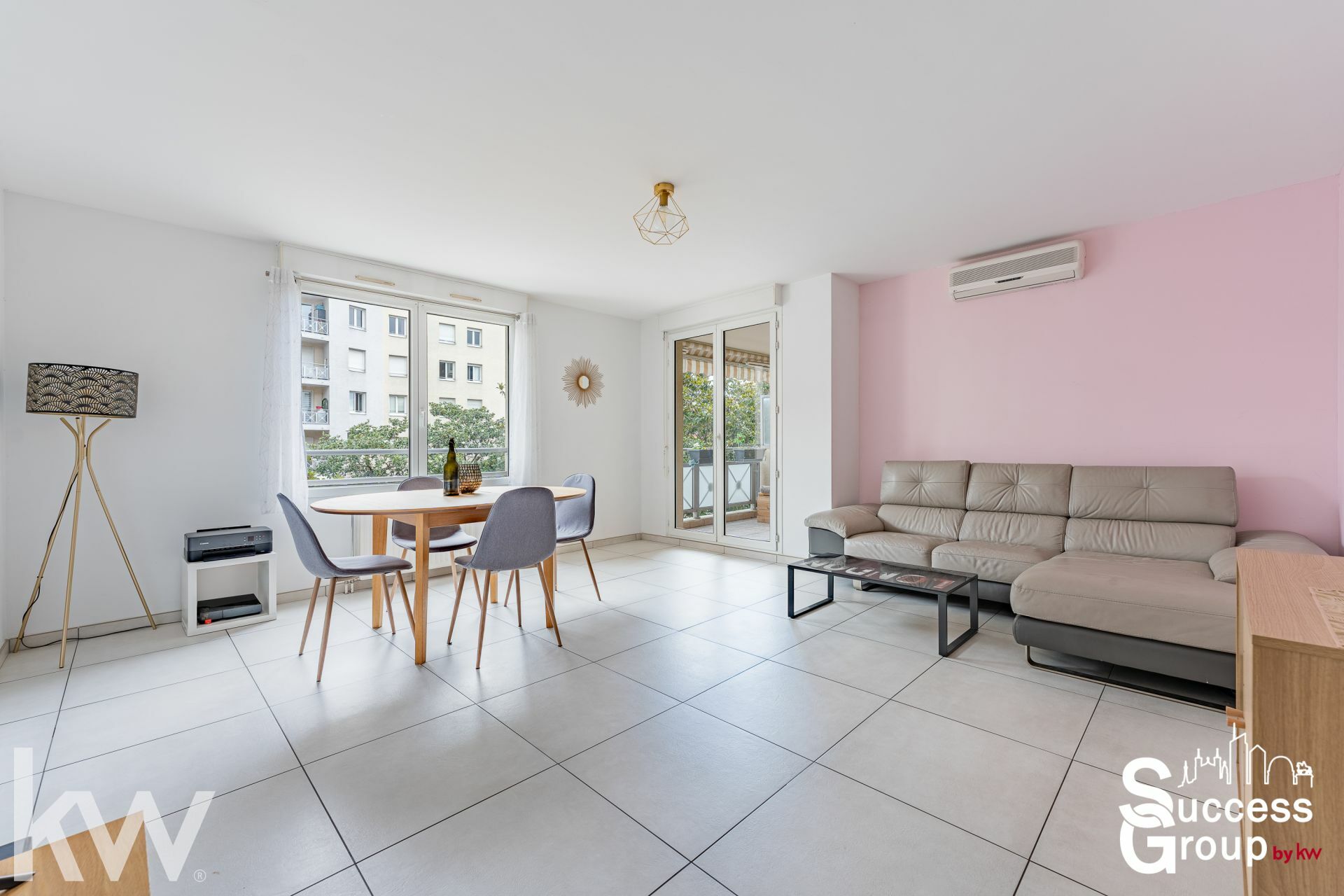 VILLEURBANNE – Appartement T4 de 83 m² avec une terrasse et un garage