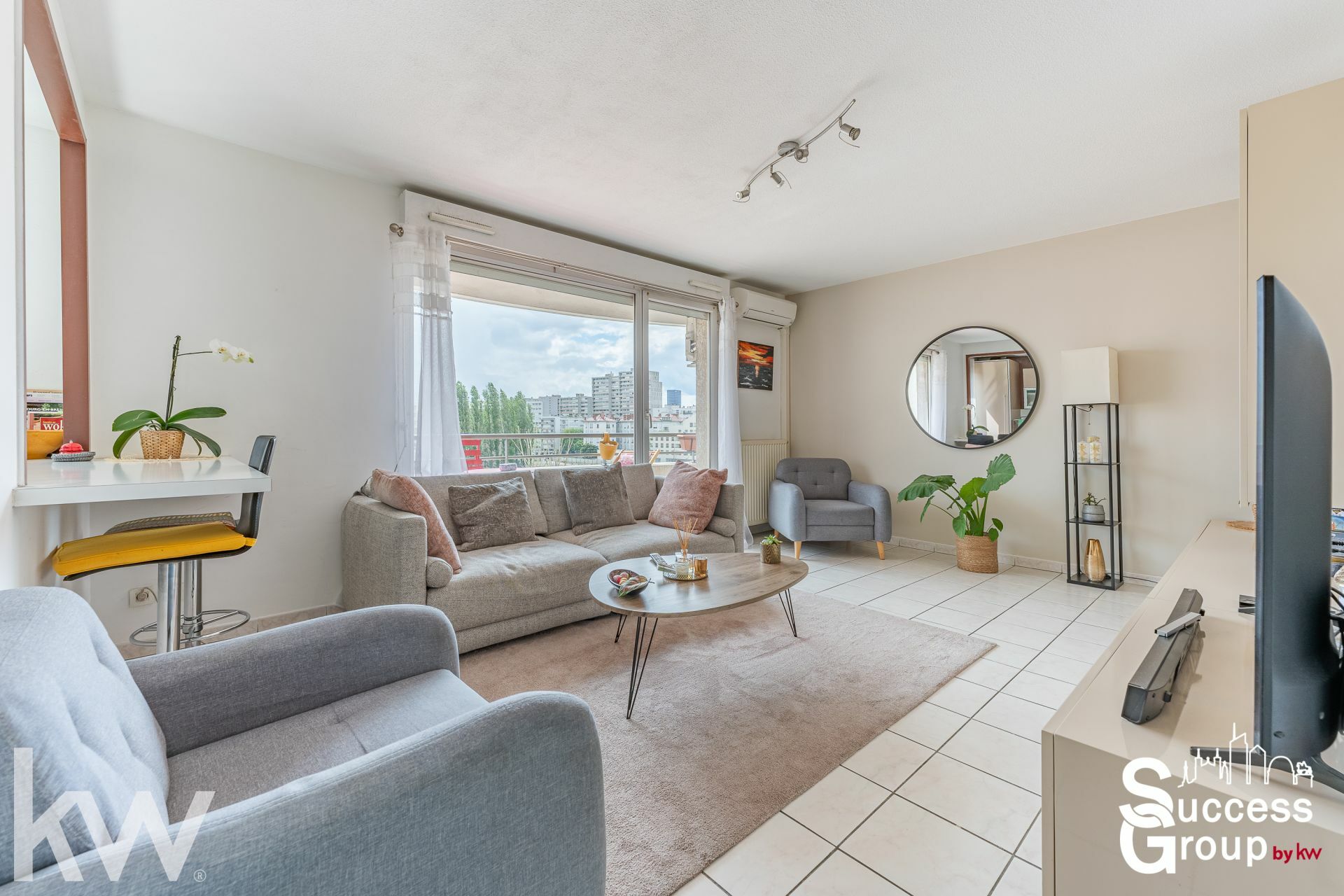 VILLEURBANNE – Appartement T3 de 64 m² en bon état avec balcon et garage