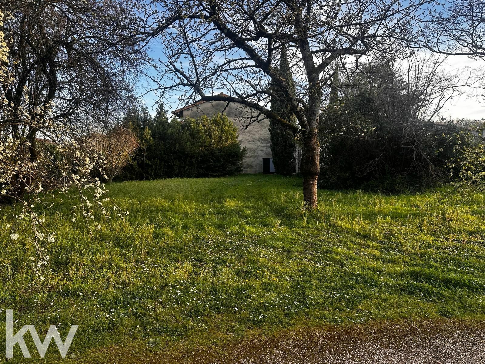 GENAS – Terrain de 684 m²