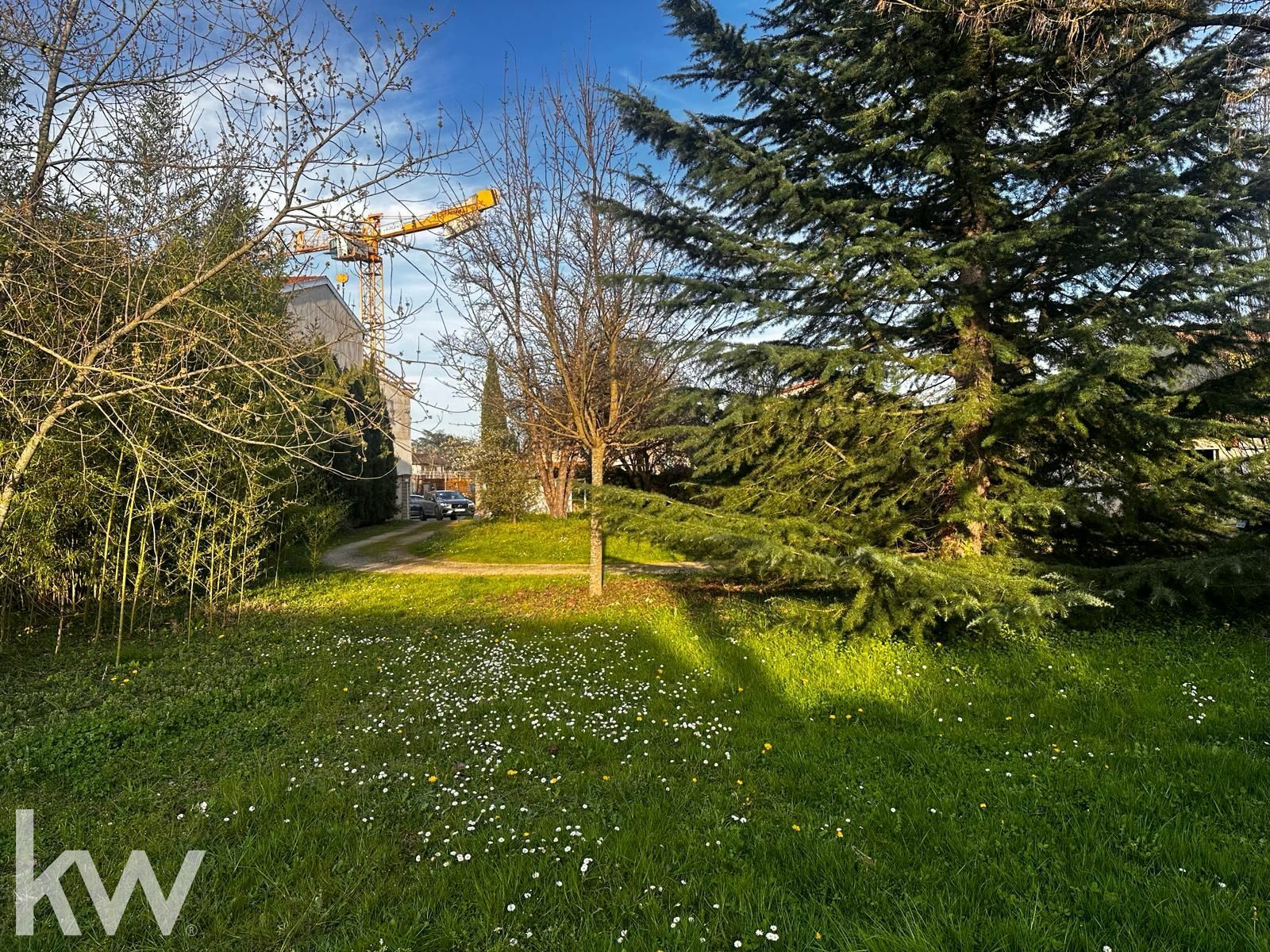 GENAS – Terrain de 684 m²