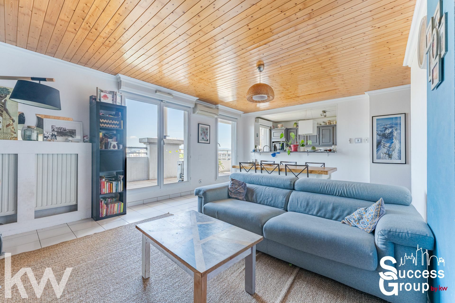 LYON 08 – appartement T3 de 87 m² avec terrasse, garage et cave