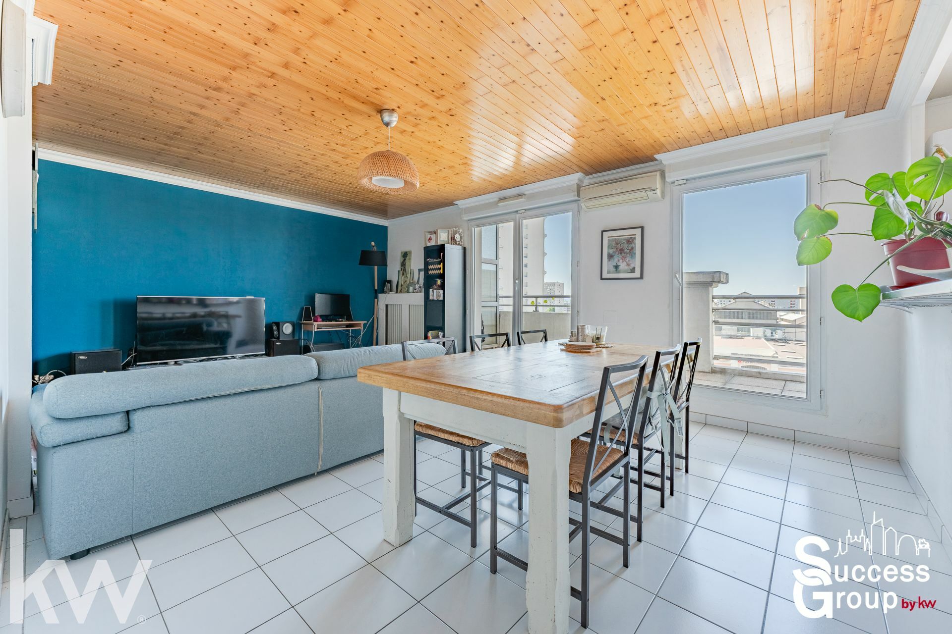 LYON 08 – appartement T3 de 87 m² avec terrasse, garage et cave