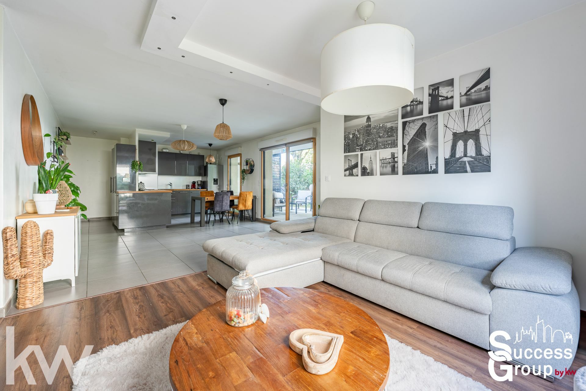 BRON – Appartement T4 de 75 m² avec une terrasse, un jardin et un garage