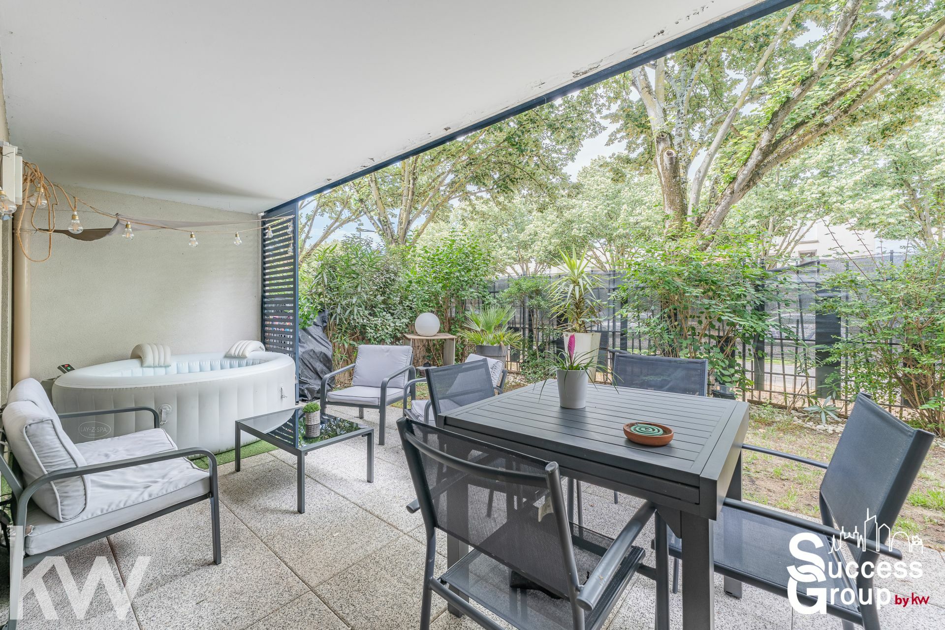 BRON – Appartement T4 de 75 m² avec une terrasse, un jardin et un garage