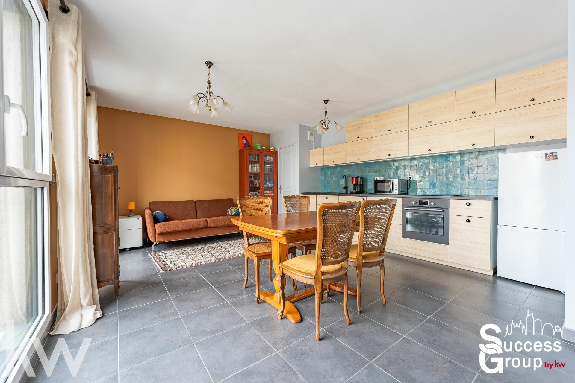 LYON 08 : appartement T2 de 47 m² lumineux, en bon état avec garage