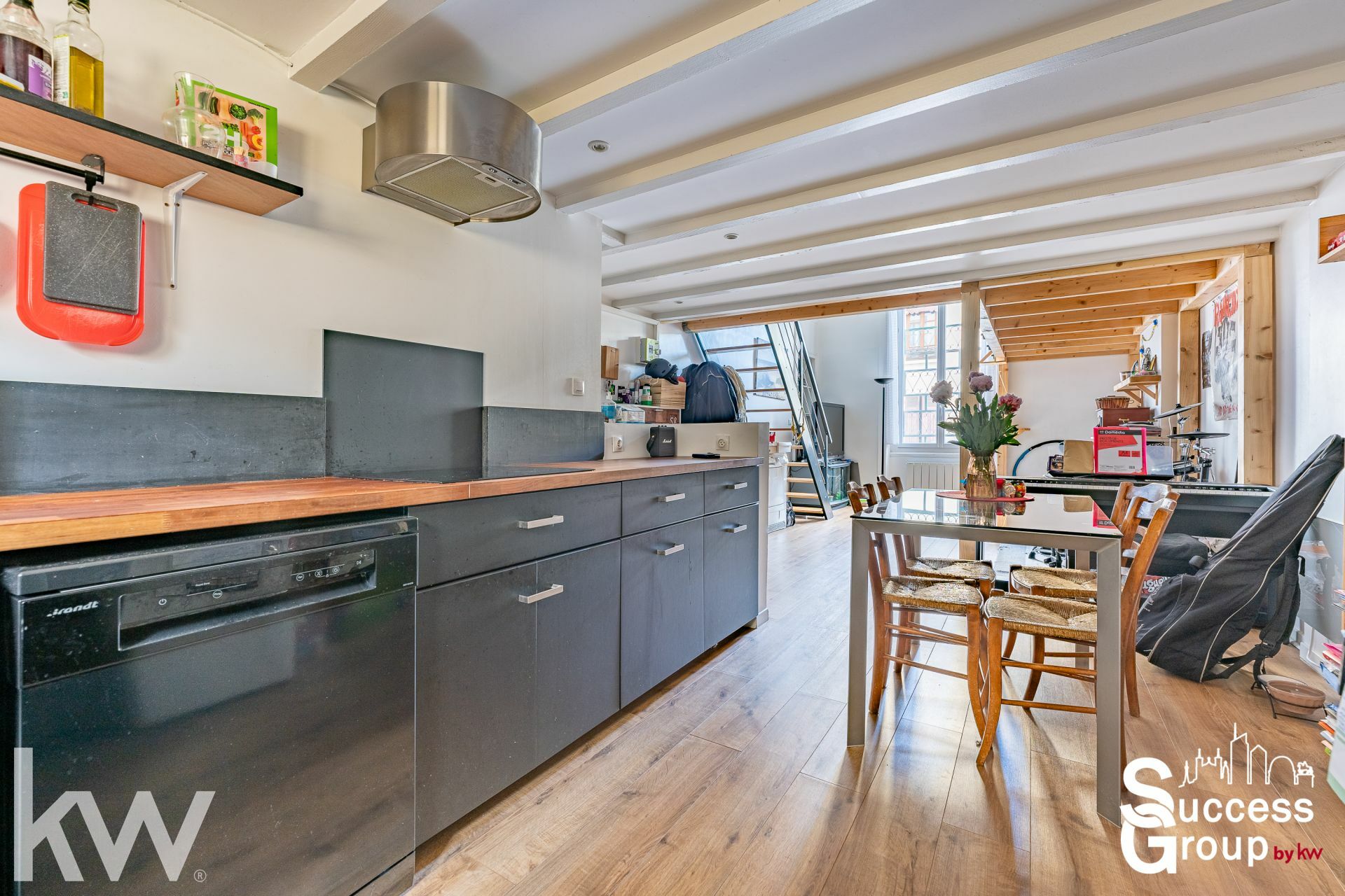 LYON 07 – Appartement 2 pièces en bon état de 60 m² avec une cave