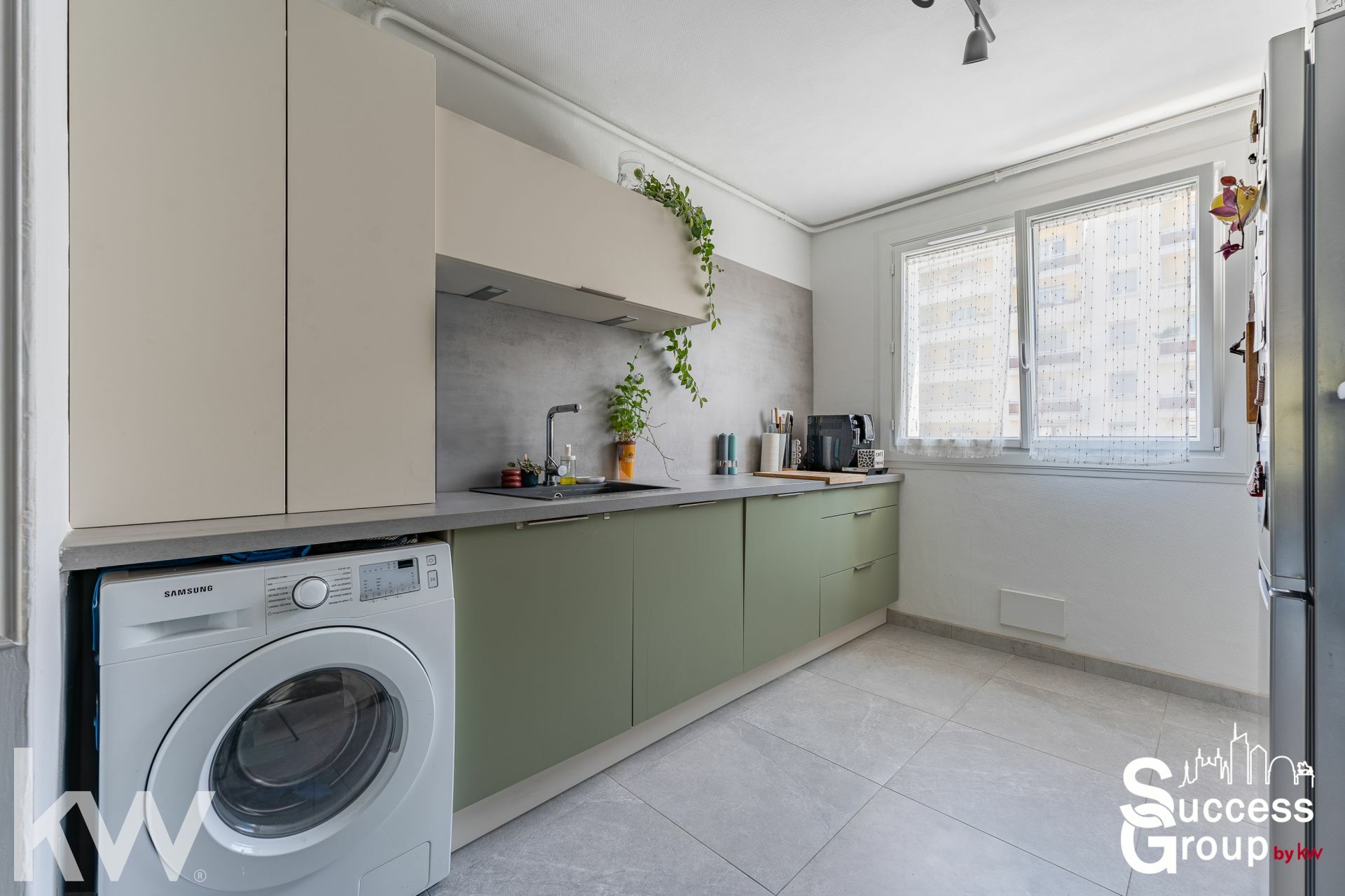 LYON 03 – appartement T4 de 83 m² rénové avec balcon et cave