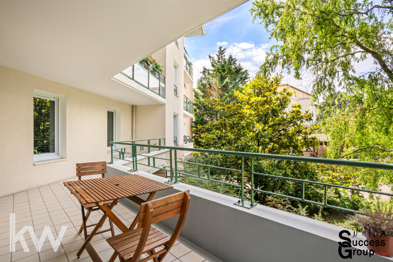 ECULLY – appartement T3 de 73 m² avec une terrasse, cave et garage