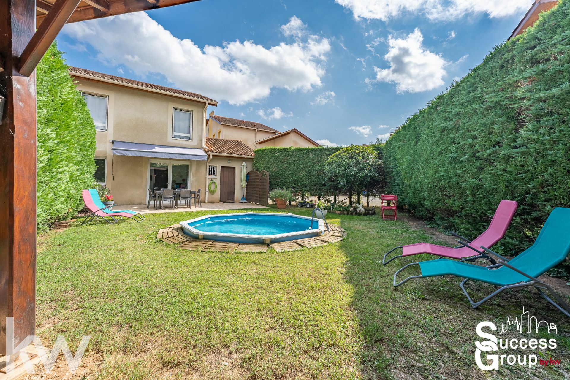 MEYZIEU – maison 4 pièces de 80 m² avec terrasse, jardin, piscine et garage