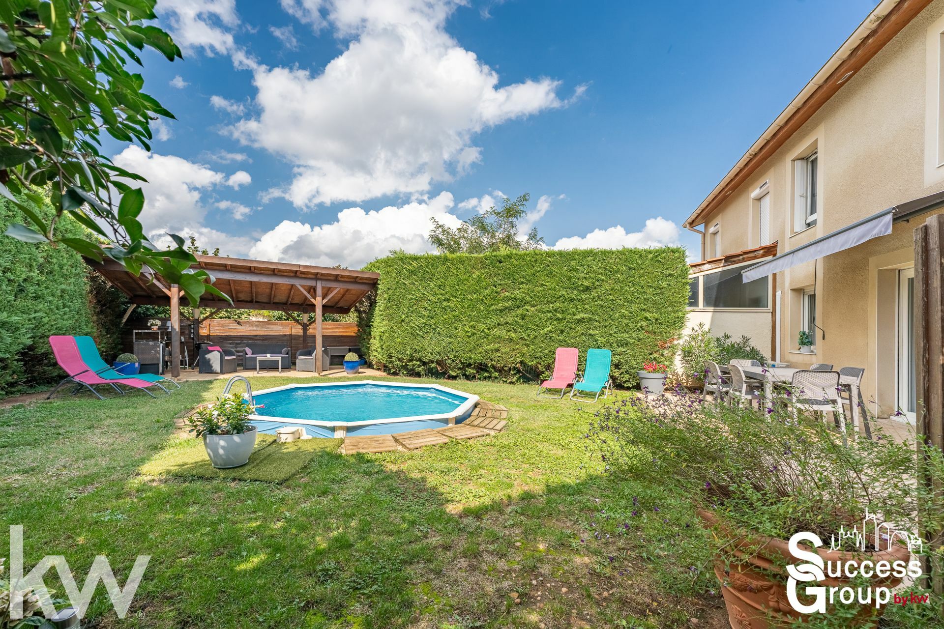 MEYZIEU – maison 4 pièces de 80 m² avec terrasse, jardin, piscine et garage