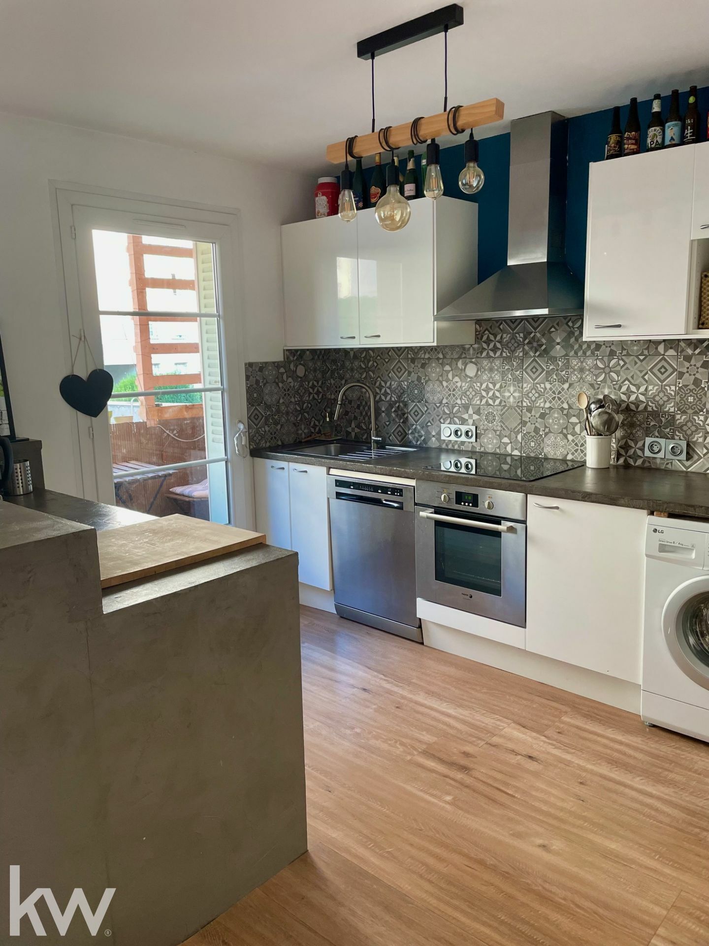 VILLEURBANNE – appartement T3 refait à neuf de 70 m² avec balcon, garage