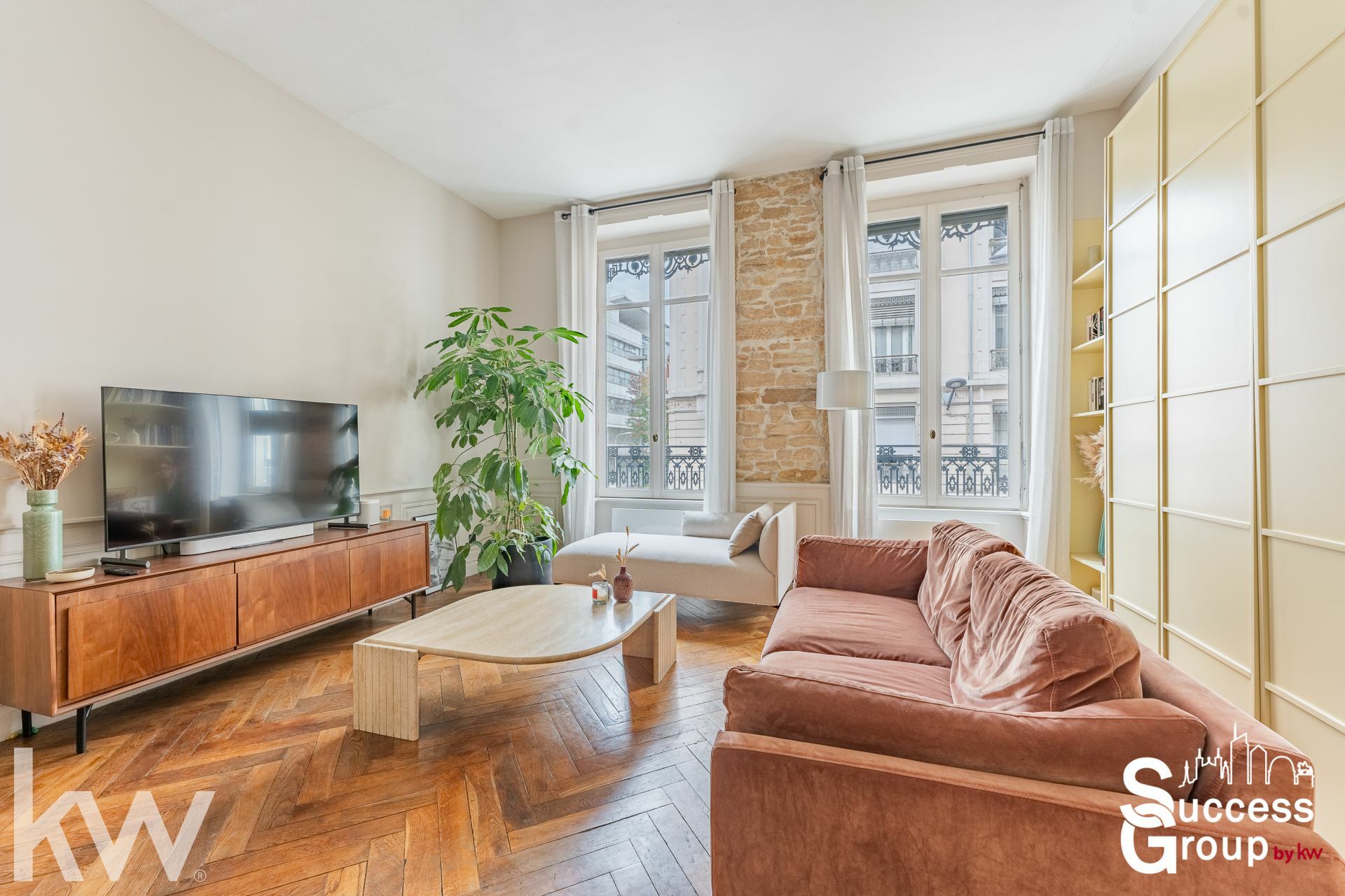 LYON 07 – appartement T3 de 78 m² rénové, très lumineux et avec une cave