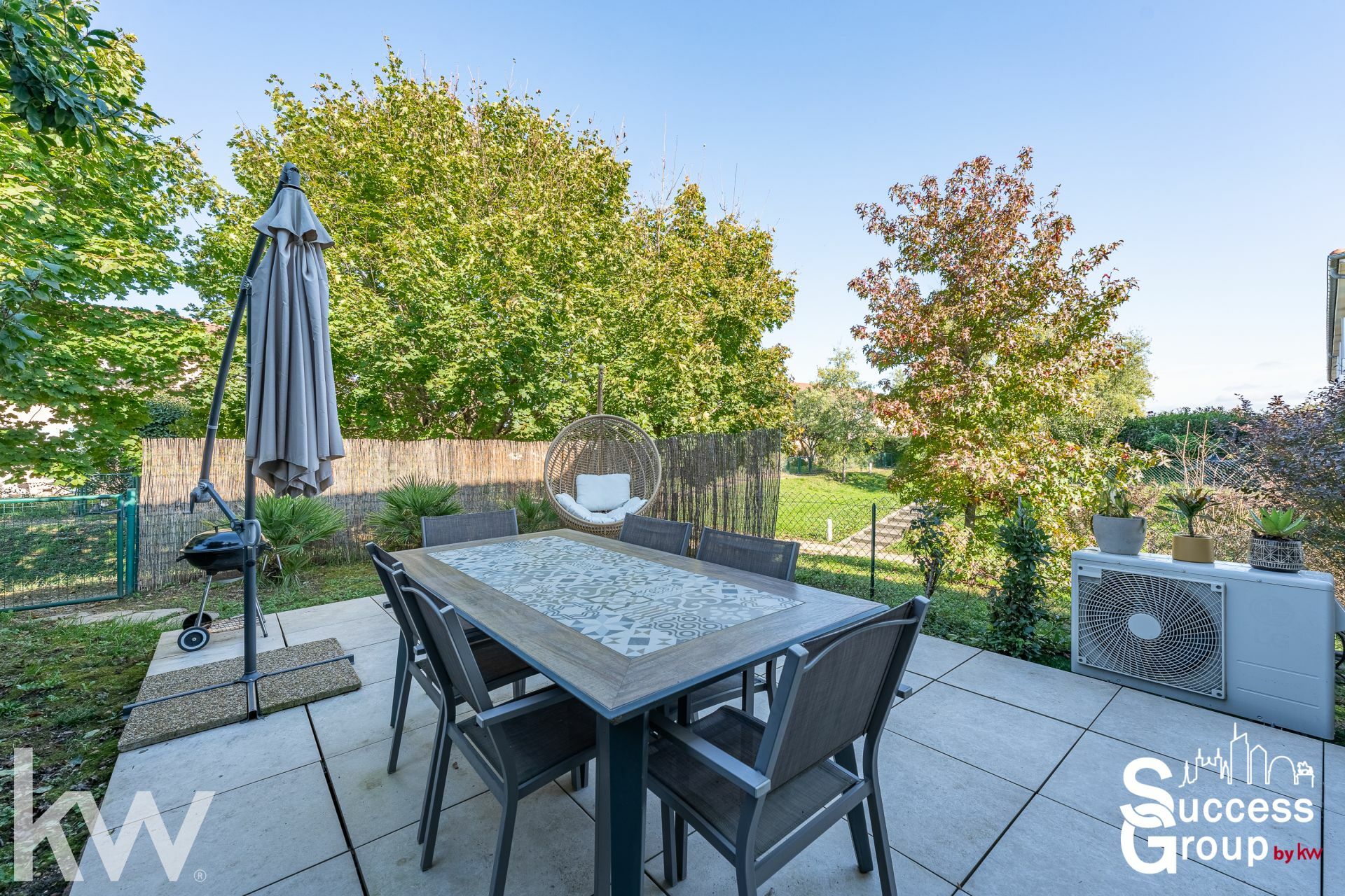 BRON – appartement T3 de 65m² rénové avec terrasse, cave et garage